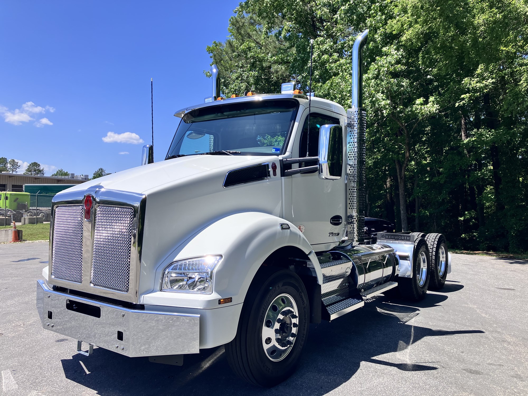 2027 Kenworth T880 VJ255058-03 2027 Kenworth T880 VJ255058-03