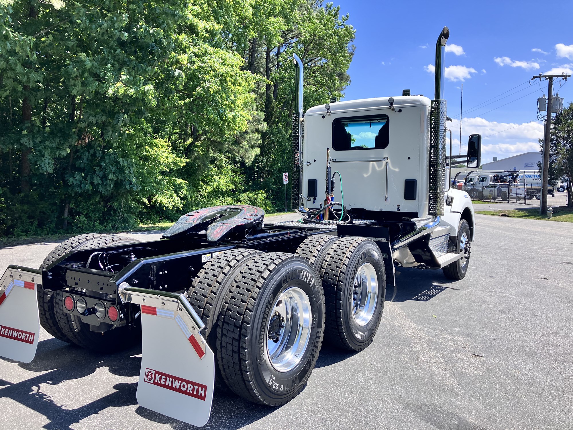 2027 Kenworth T880 VJ255058-07 2027 Kenworth T880 VJ255058-07