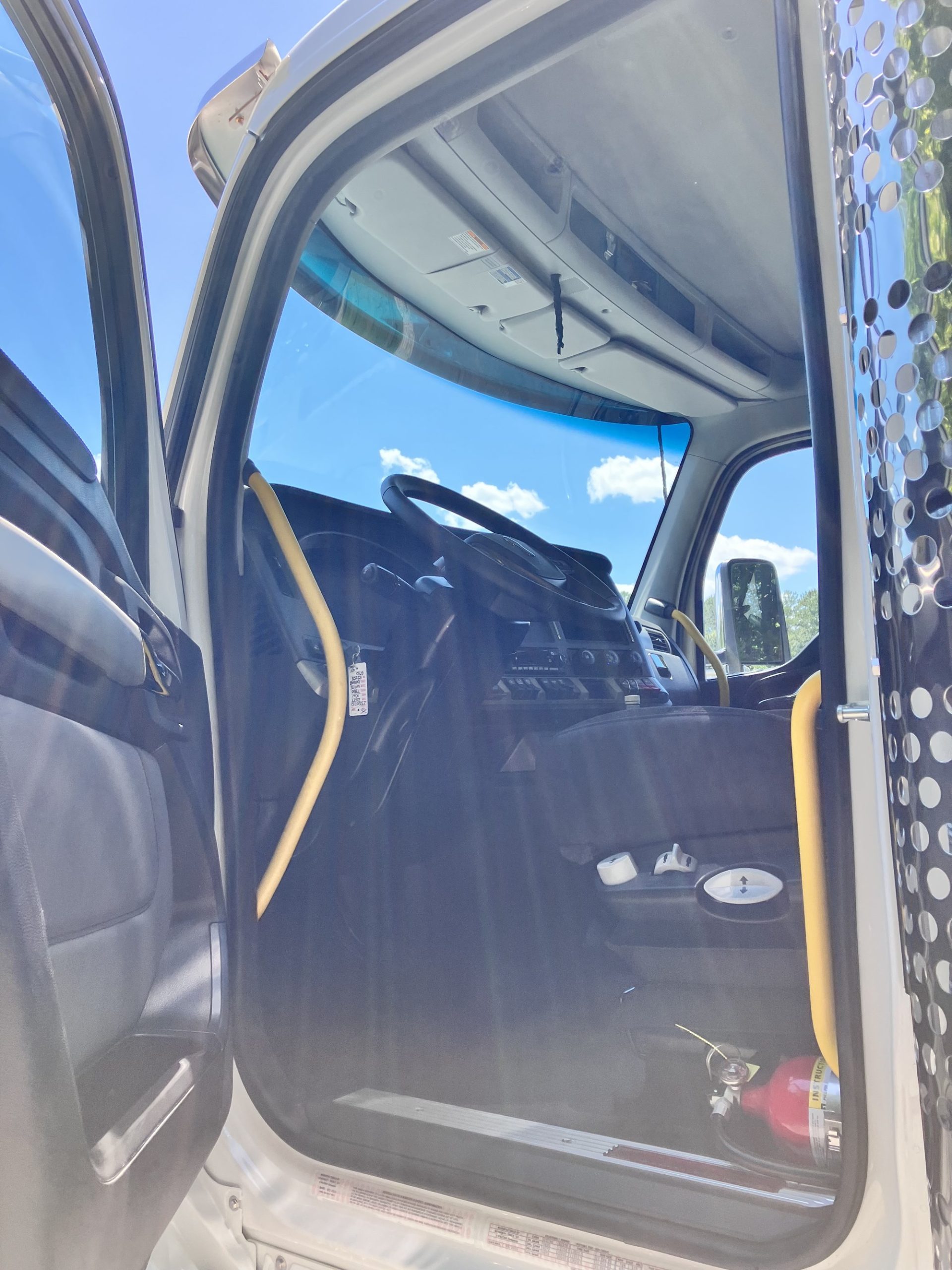 2027 Kenworth T880 VJ255058-11 2027 Kenworth T880 VJ255058-11