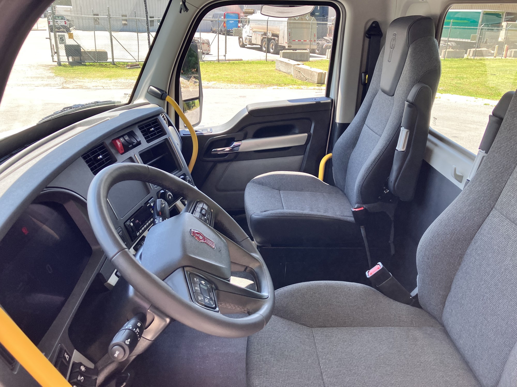 2027 Kenworth T880 VJ255058-12 2027 Kenworth T880 VJ255058-12