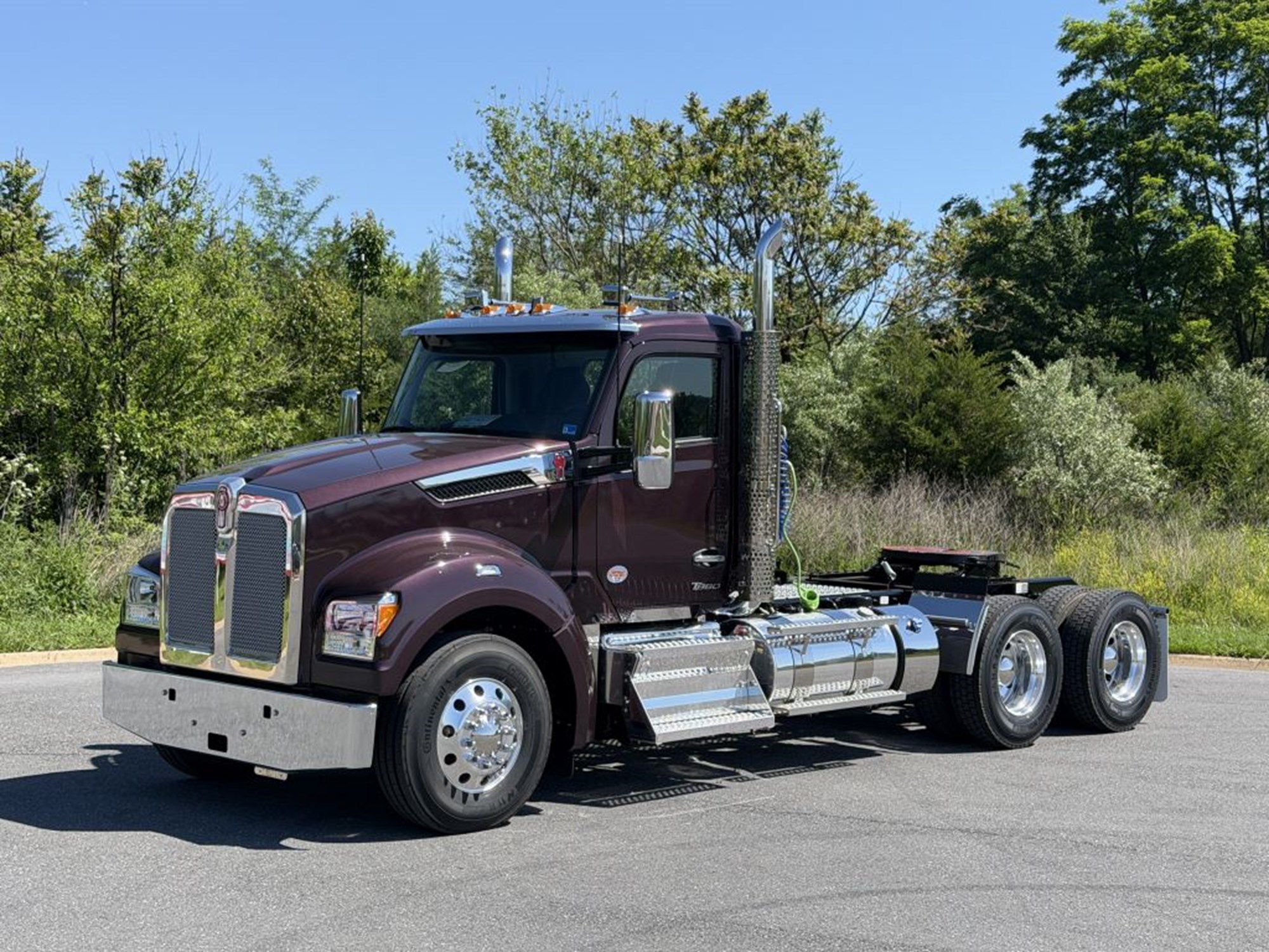 2027 Kenworth T880 2027 Kenworth T880 - image 1 of 6