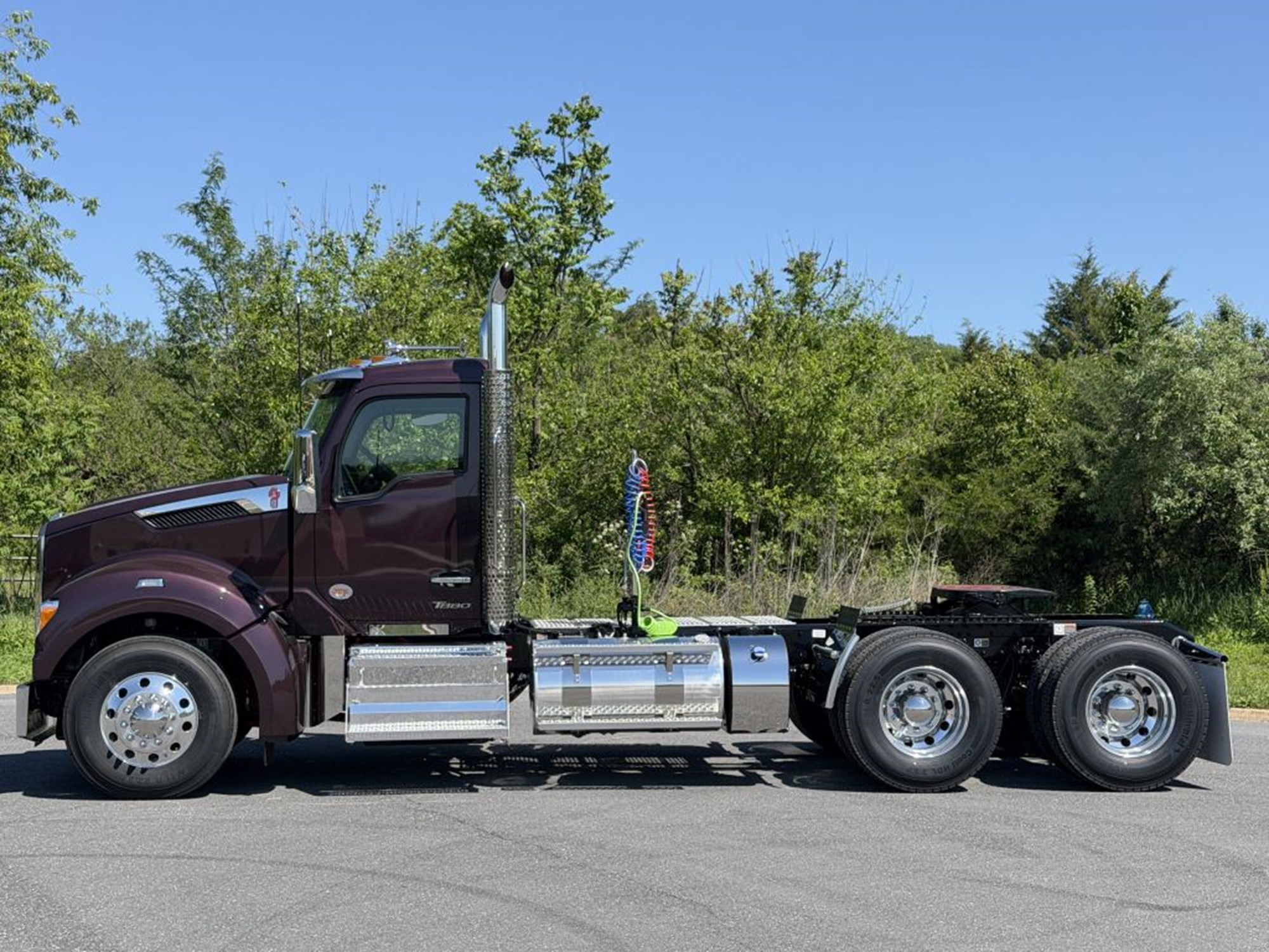 2027 Kenworth T880 2027 Kenworth T880 - image 2 of 6