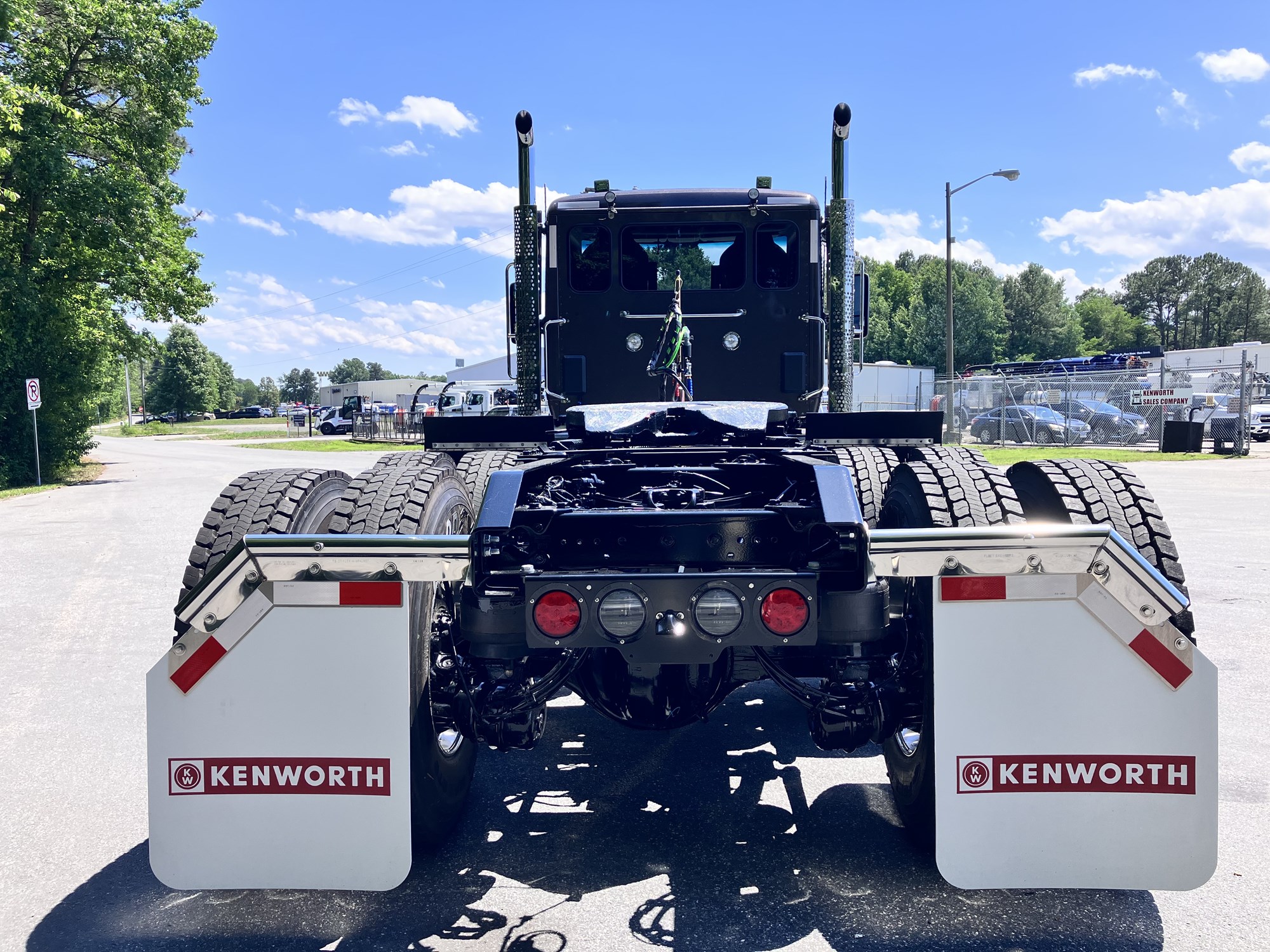 2027 Kenworth T880 - image 6 of 6