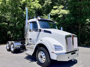 2027 Kenworth T880 VJ255070-01