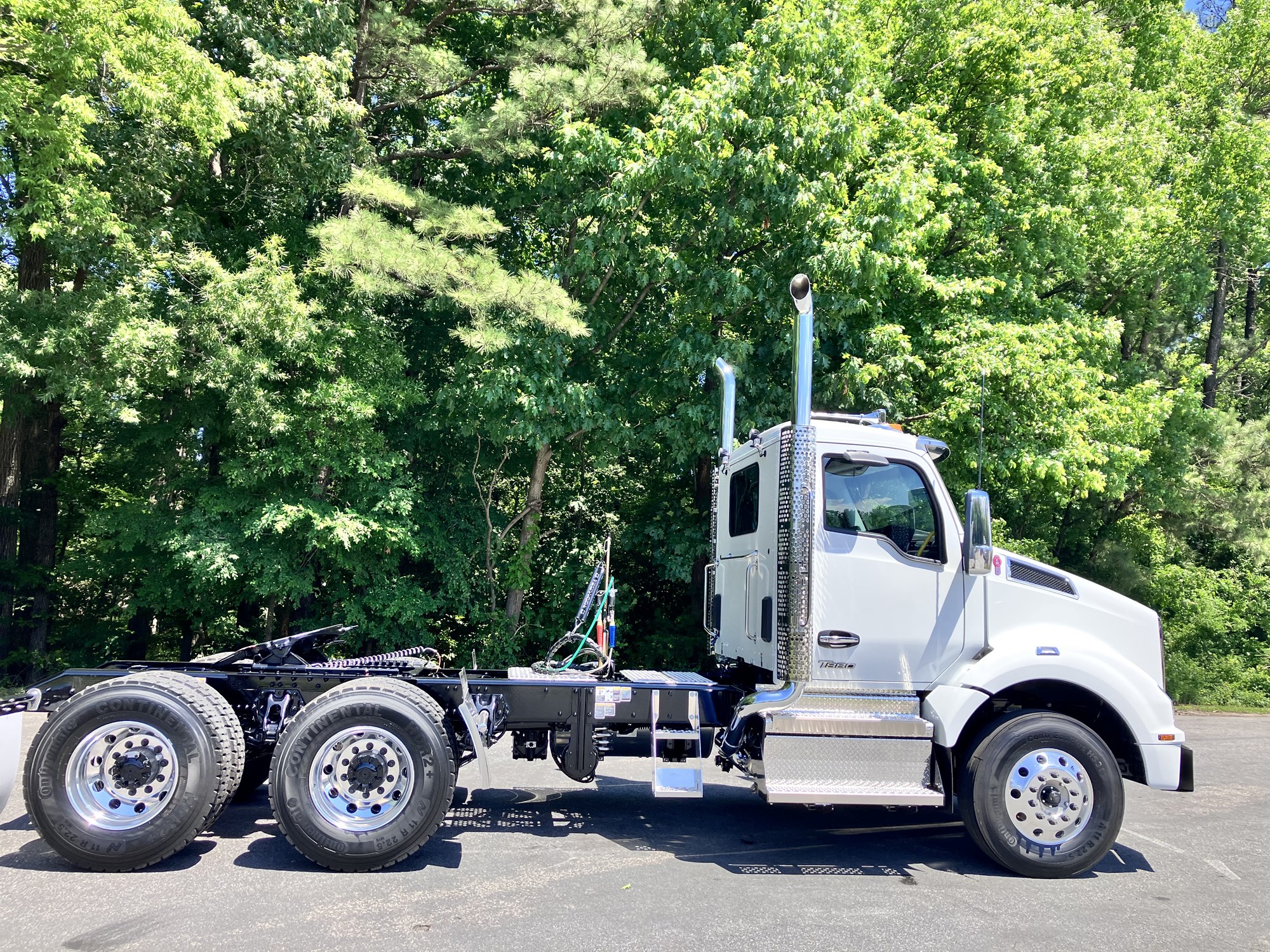 2027 Kenworth T880 VJ255070-08 2027 Kenworth T880 VJ255070-08