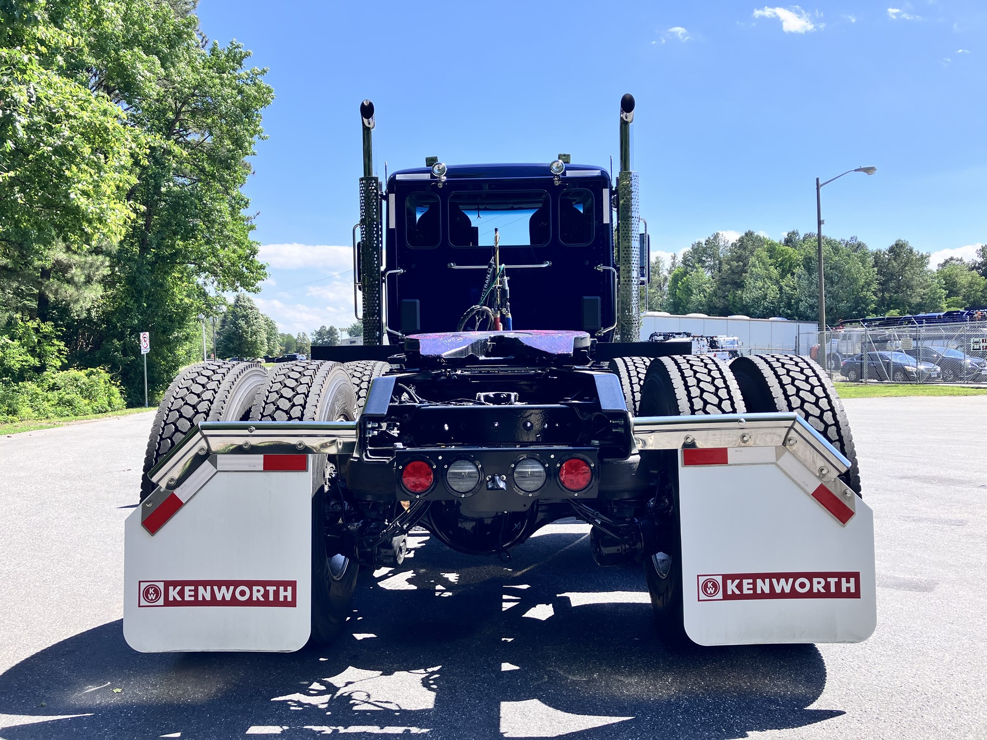 2027 Kenworth W990 - image 6 of 6
