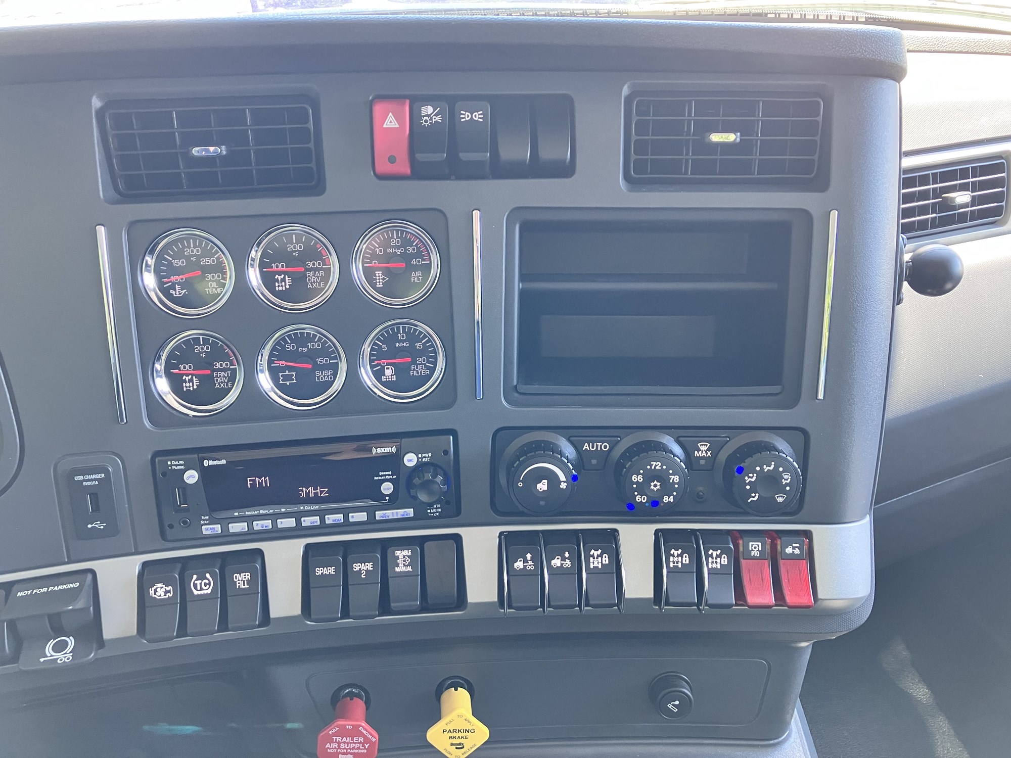 2027 Kenworth W990 VJ255083-15 2027 Kenworth W990 VJ255083-15