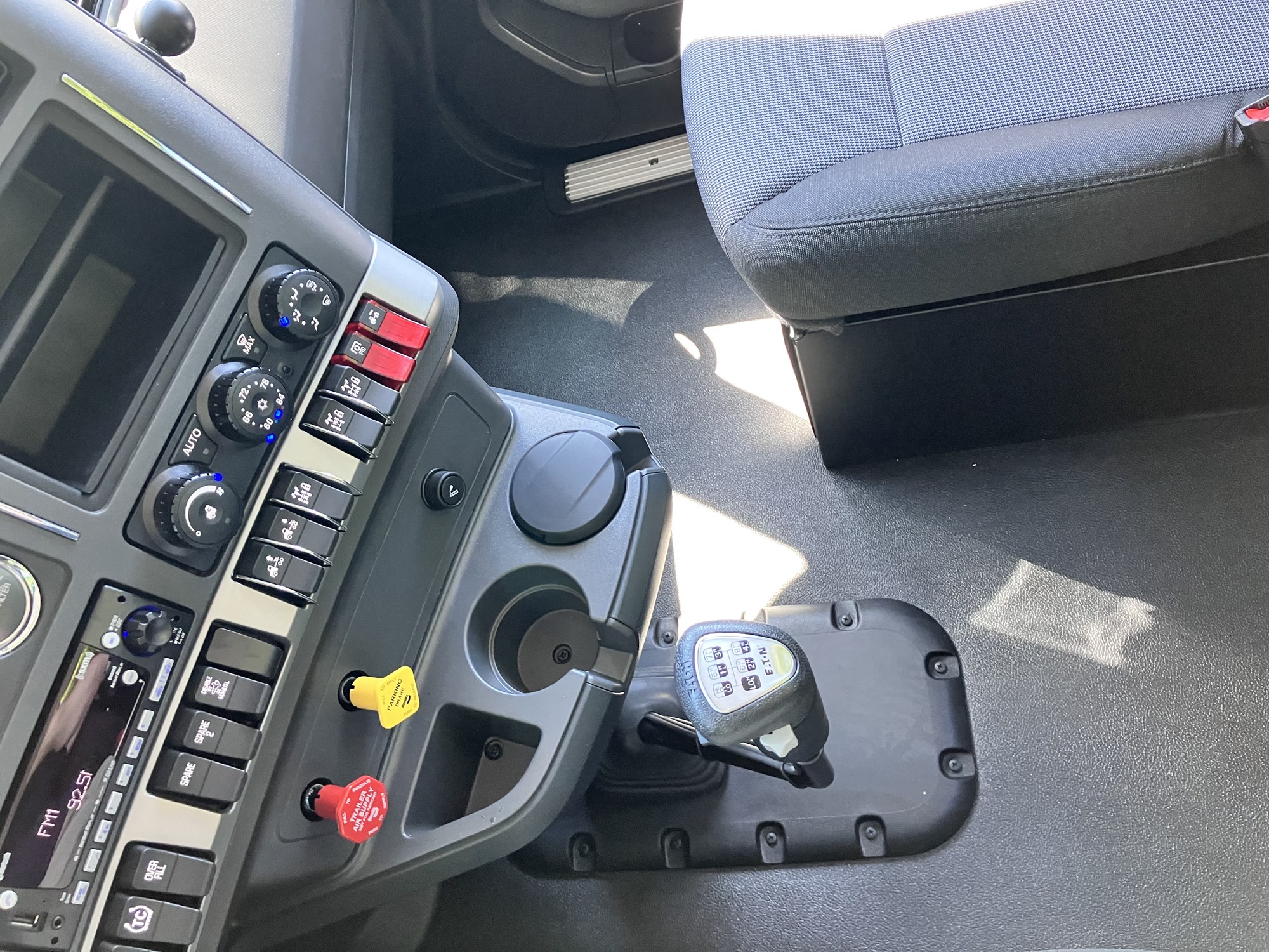 2027 Kenworth W990 VJ255083-16 2027 Kenworth W990 VJ255083-16