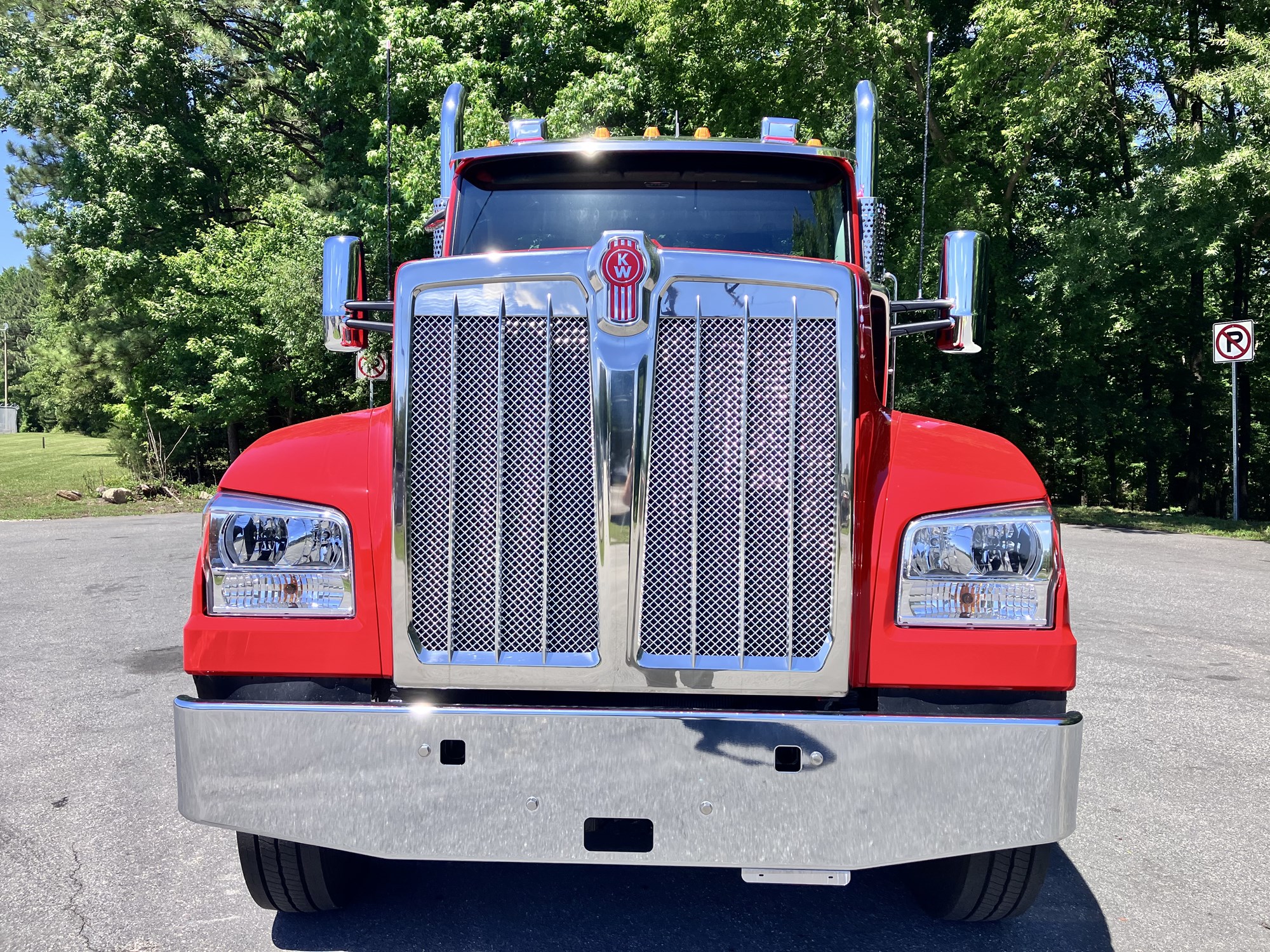 2027 Kenworth W990 2027 Kenworth W990 - image 2 of 6