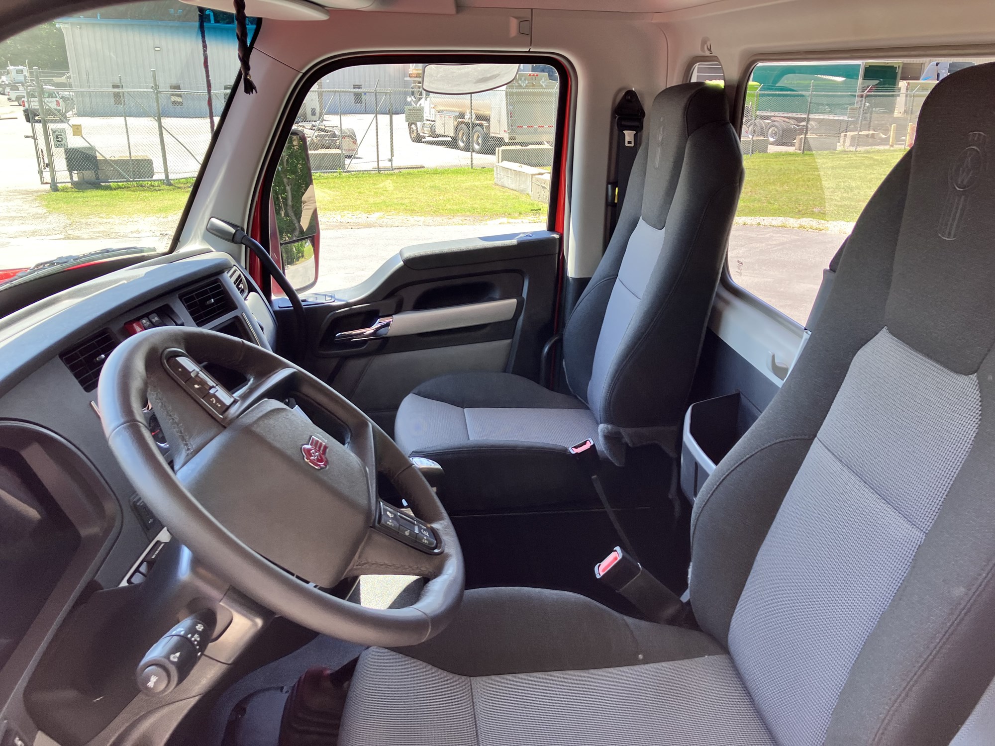 2027 Kenworth W990 VJ255085-10 2027 Kenworth W990 VJ255085-10