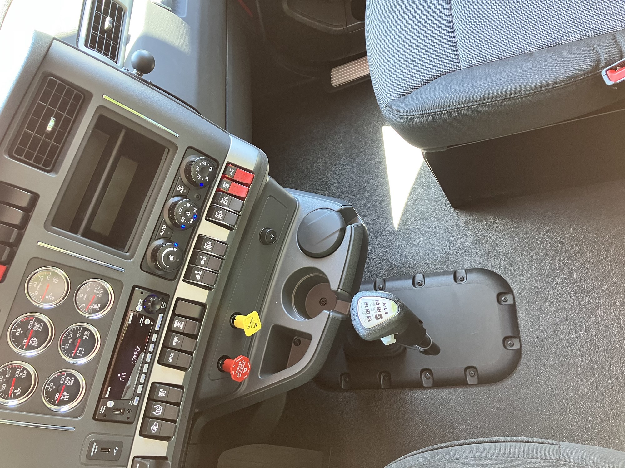 2027 Kenworth W990 VJ255085-13 2027 Kenworth W990 VJ255085-13