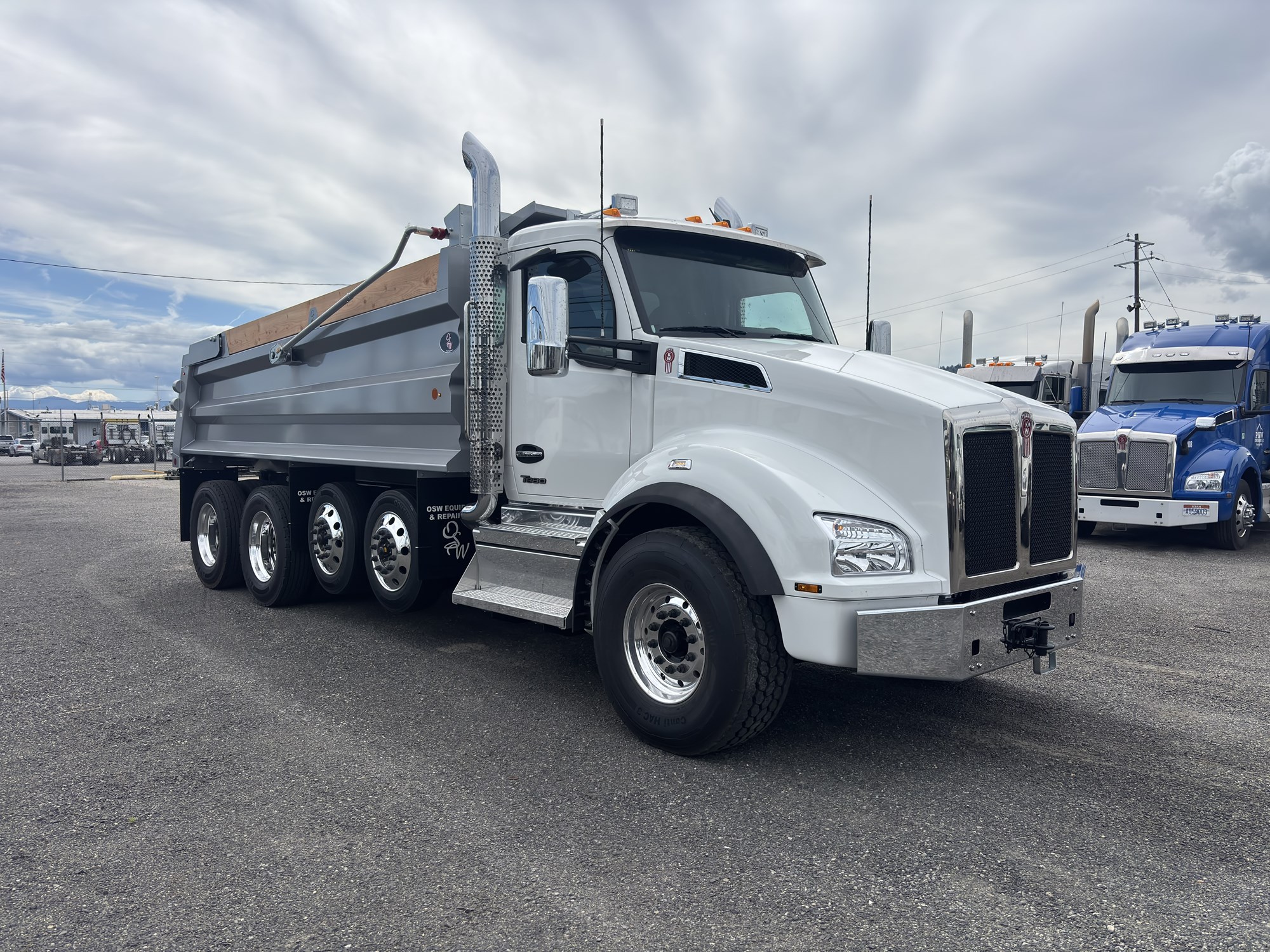2027 Kenworth T880 - image 6 of 6