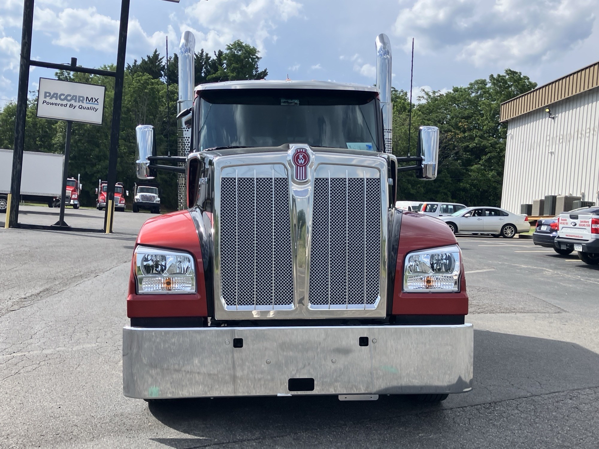2027 Kenworth W990 2027 Kenworth W990 - image 2 of 6