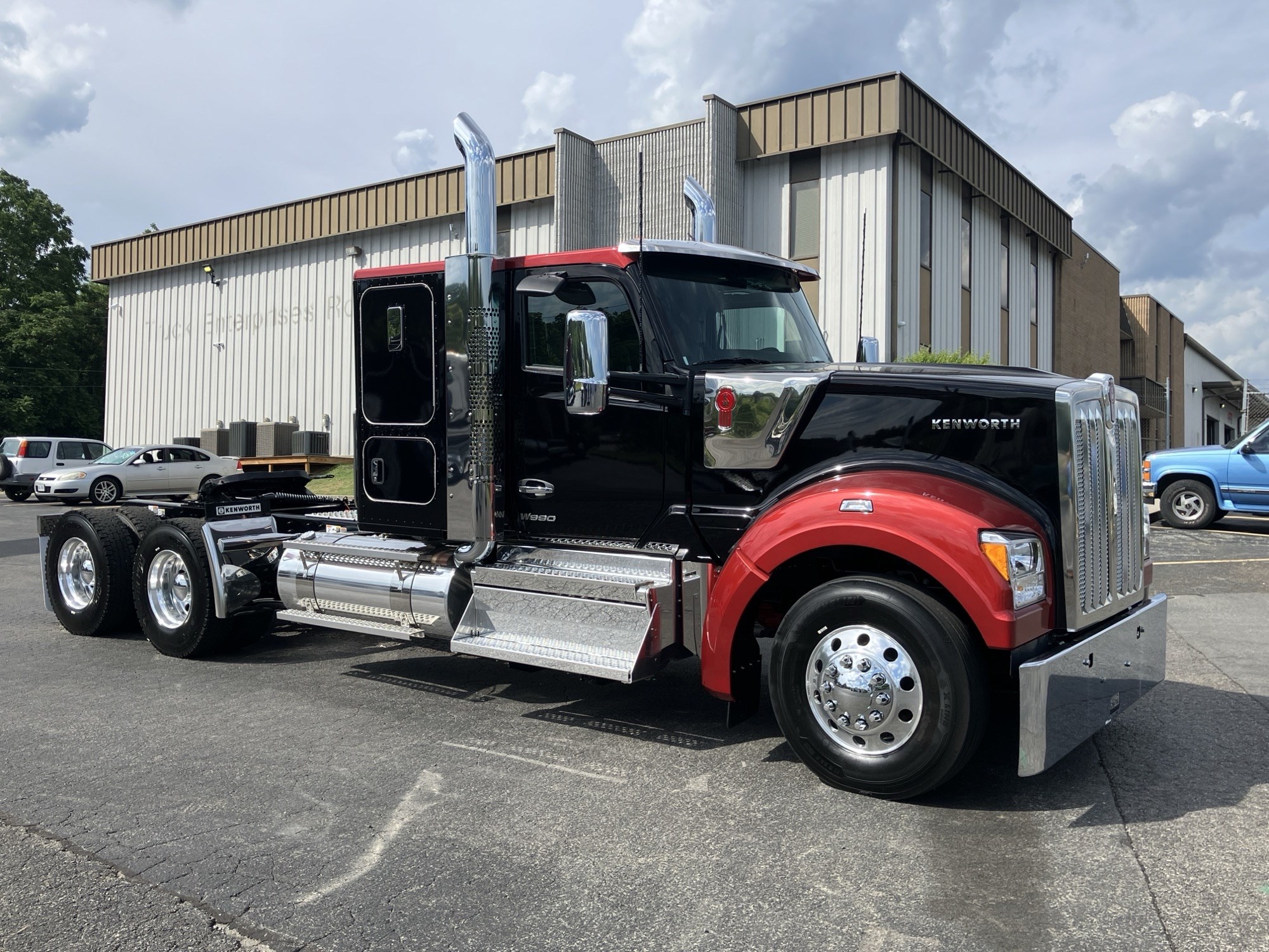 2027 Kenworth W990 2027 Kenworth W990 - image 3 of 6