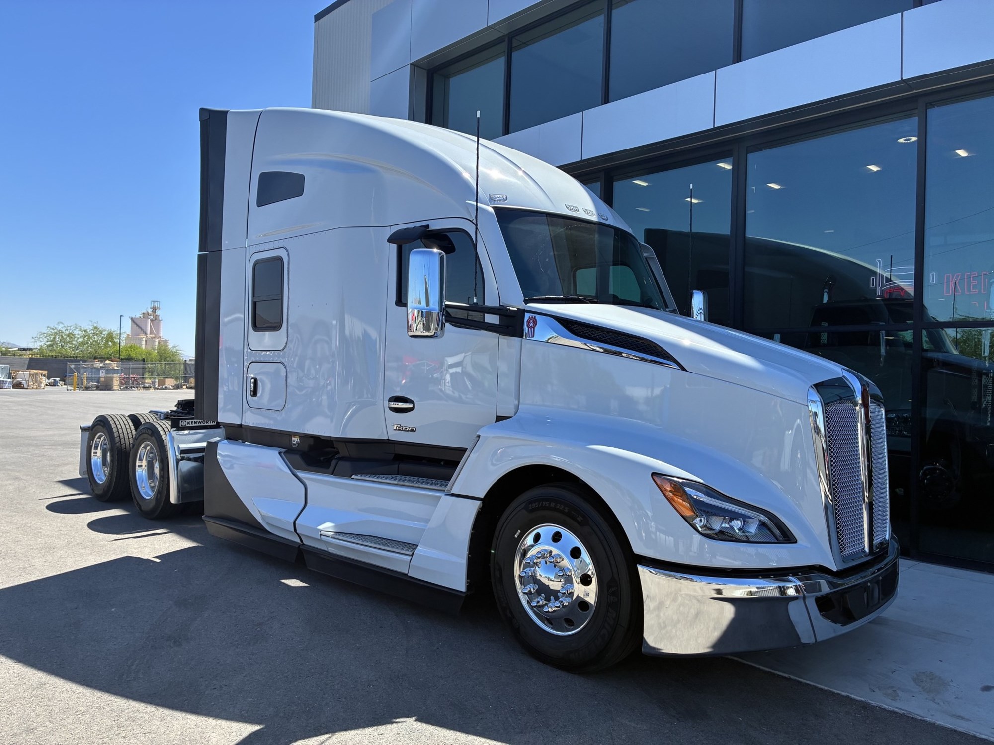 2027 Kenworth T680 Next Gen 2027 Kenworth T680 Next Gen - image 1 of 6
