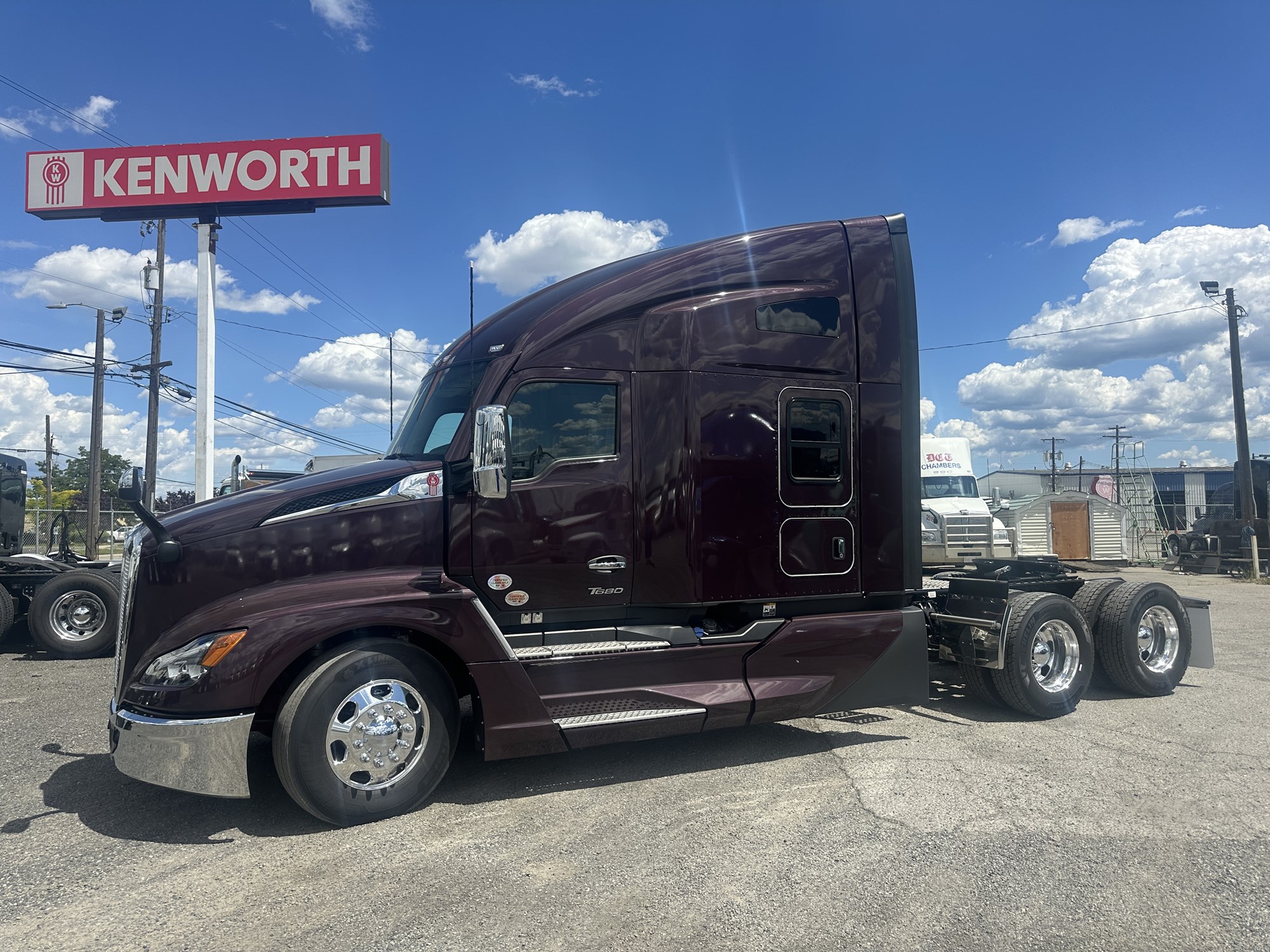 2027 Kenworth T680 Next Gen 2027 Kenworth T680 Next Gen - image 1 of 6