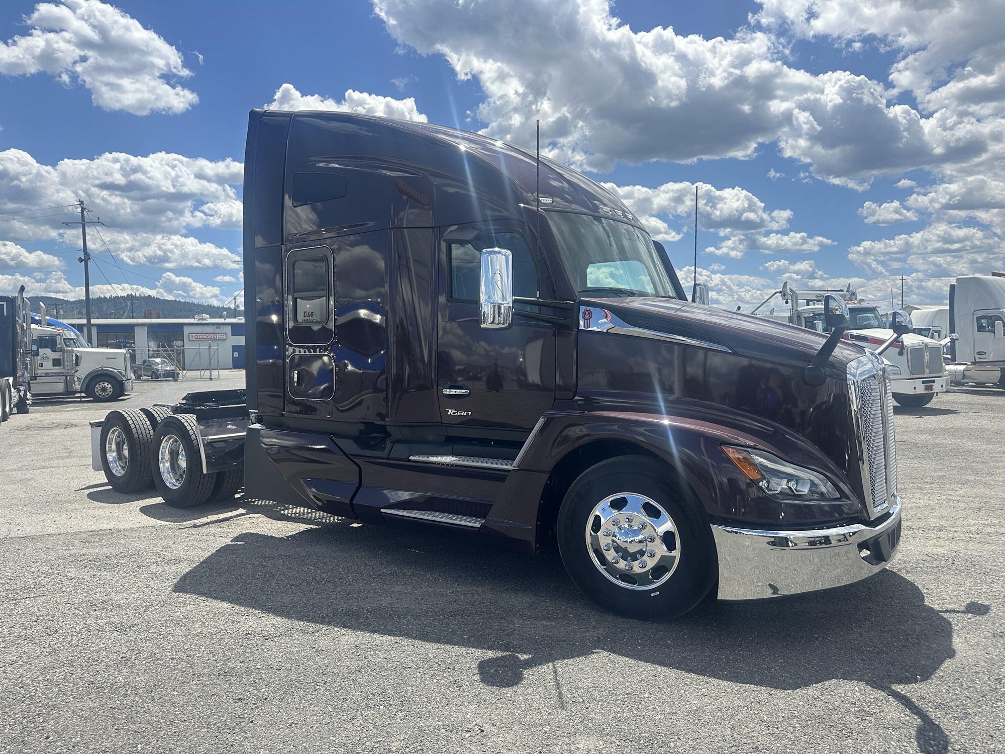 2027 Kenworth T680 Next Gen 2027 Kenworth T680 Next Gen - image 2 of 6