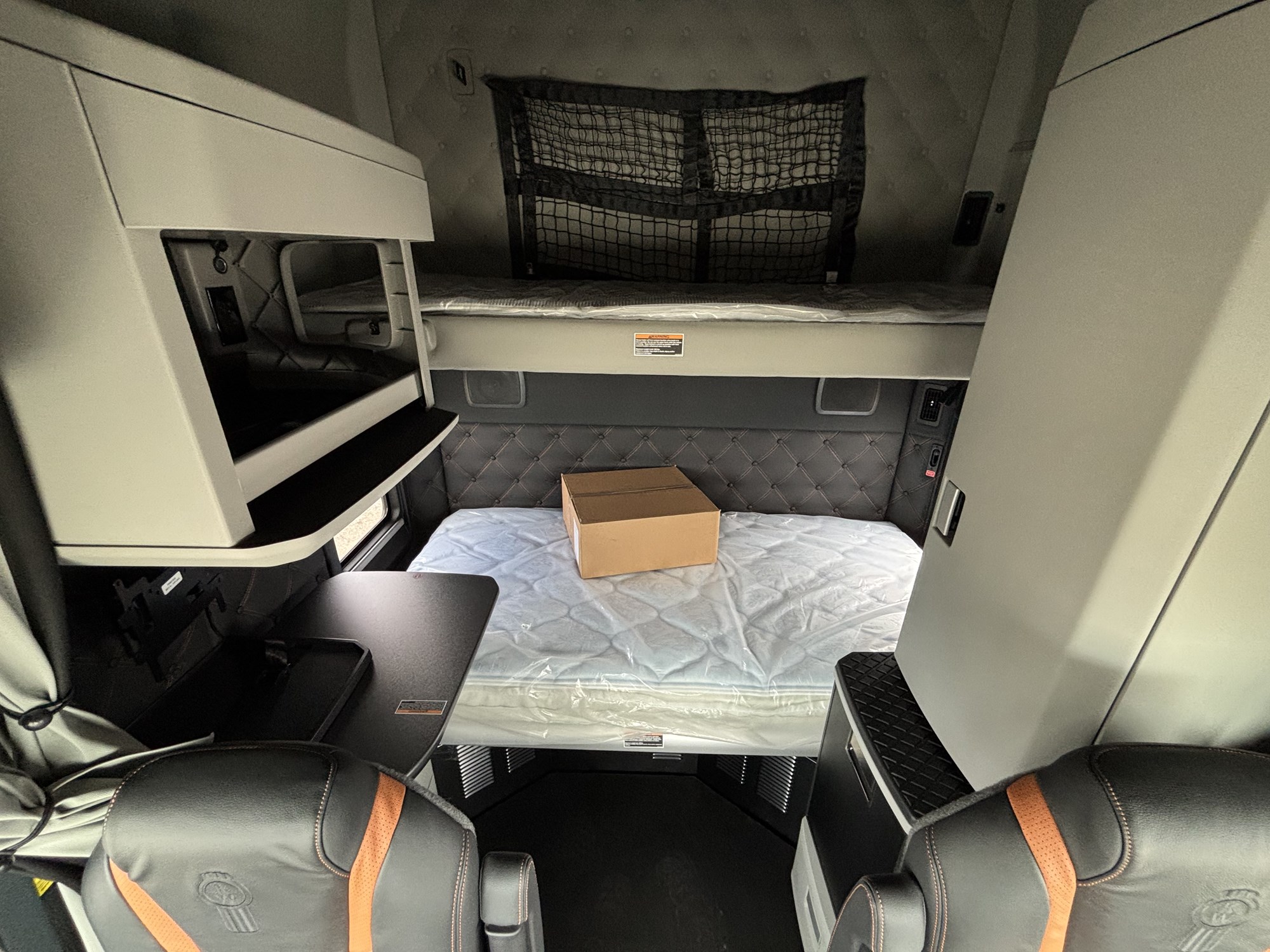 2027 Kenworth T680 Next Gen VJ258579-08 2027 Kenworth T680 Next Gen VJ258579-08