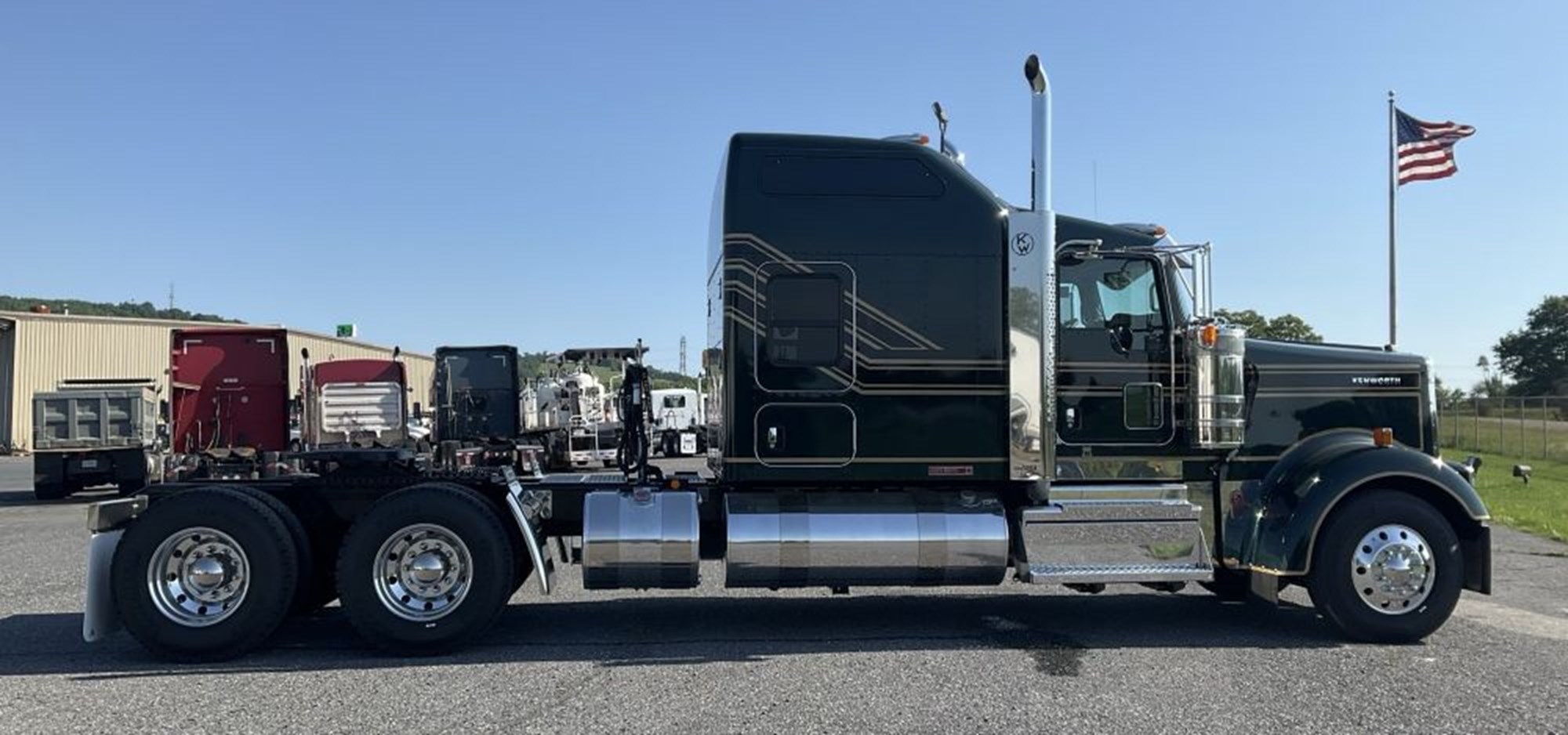 2027 Kenworth W900L - image 6 of 6