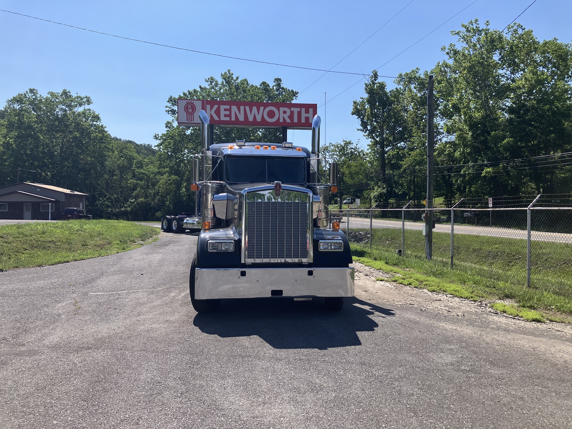 2027 Kenworth W900L - image 2 of 6
