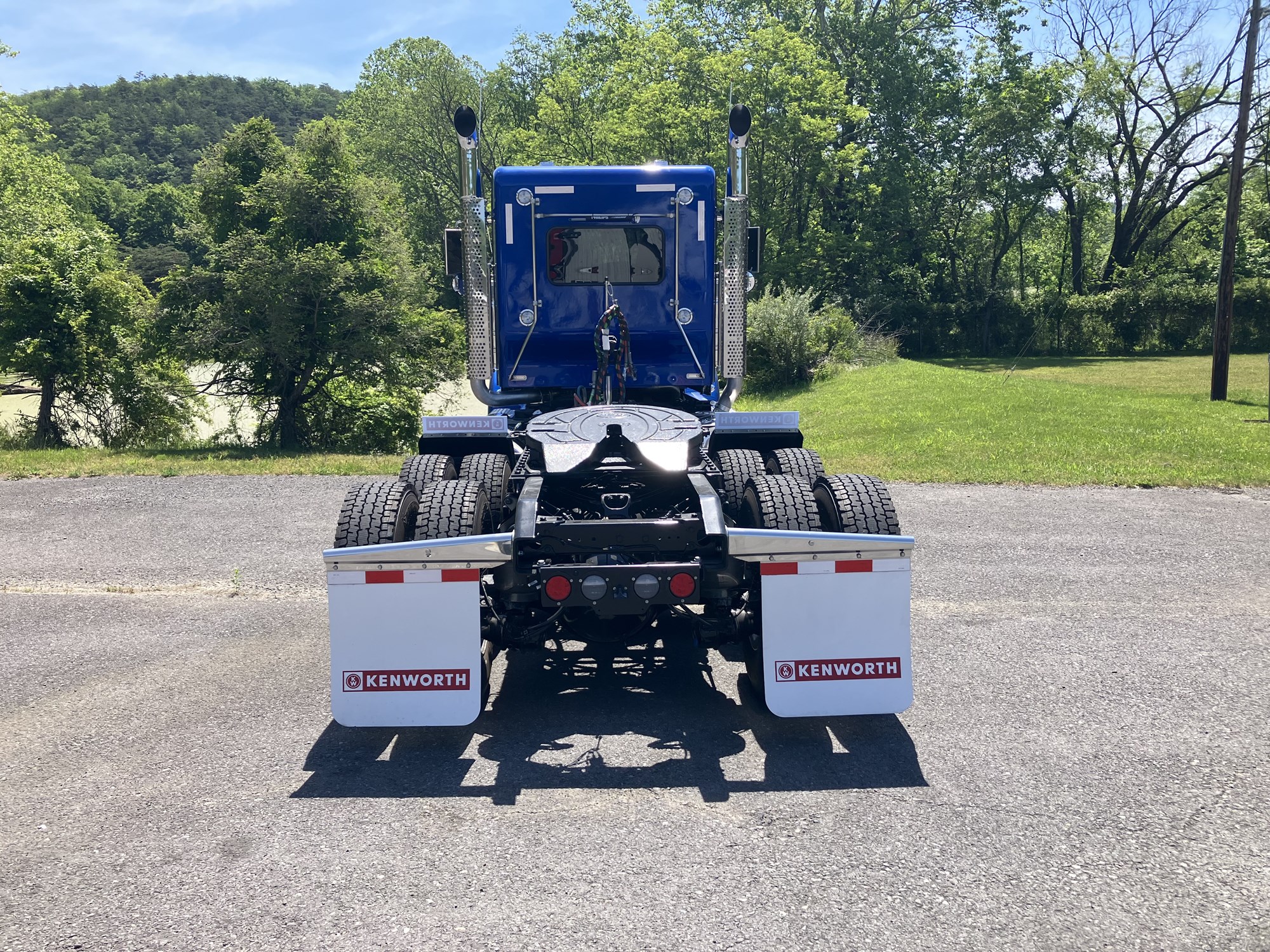 2027 Kenworth W900L 2027 Kenworth W900L - image 6 of 6
