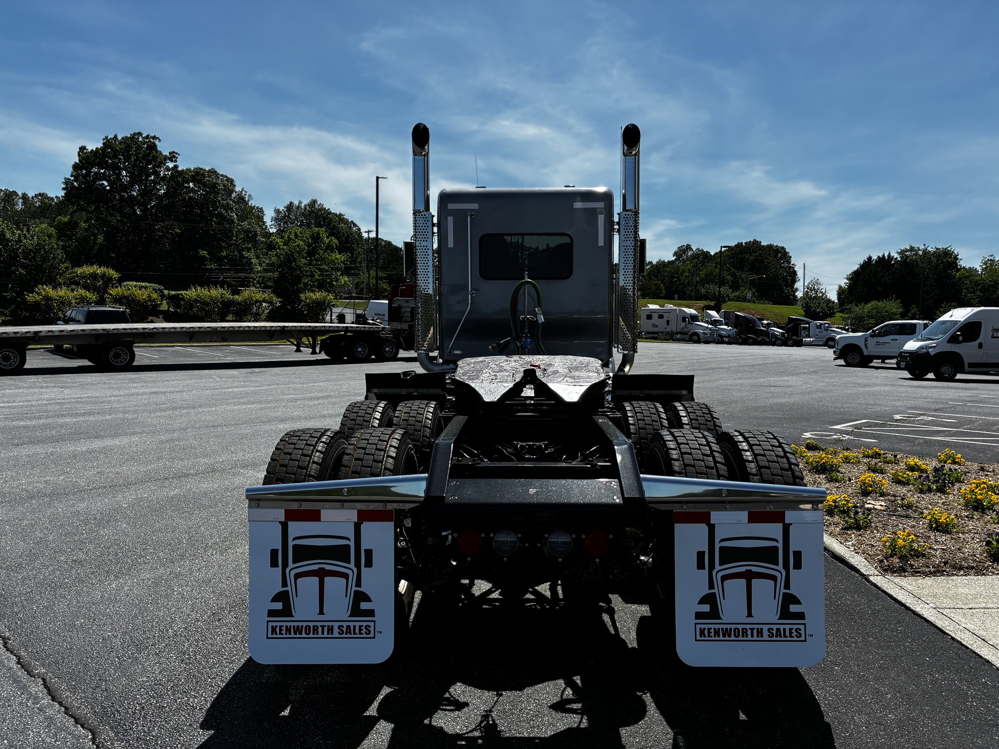 2027 Kenworth W900B - image 6 of 6