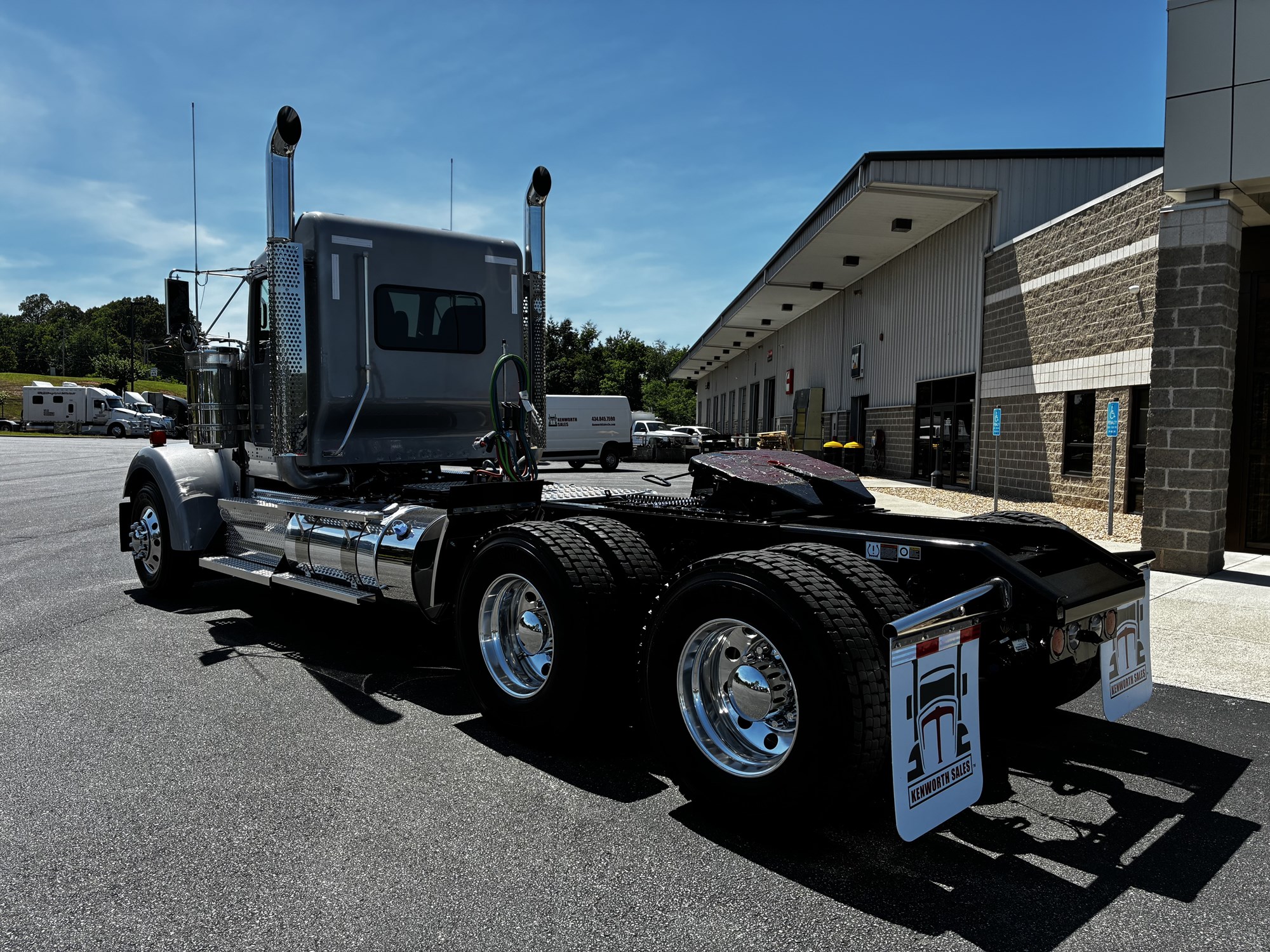 2027 Kenworth W900B VR255052-07 2027 Kenworth W900B VR255052-07
