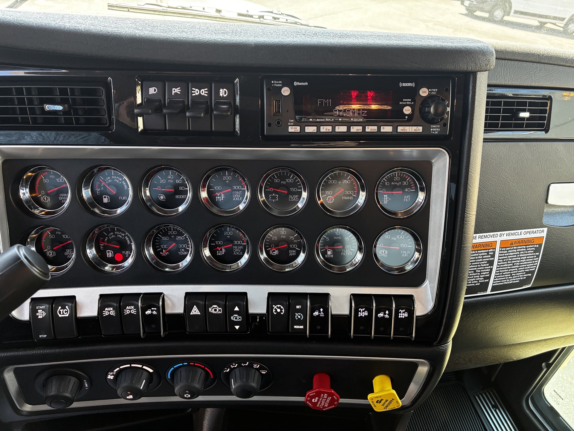 2027 Kenworth W900B VR255052-17 2027 Kenworth W900B VR255052-17