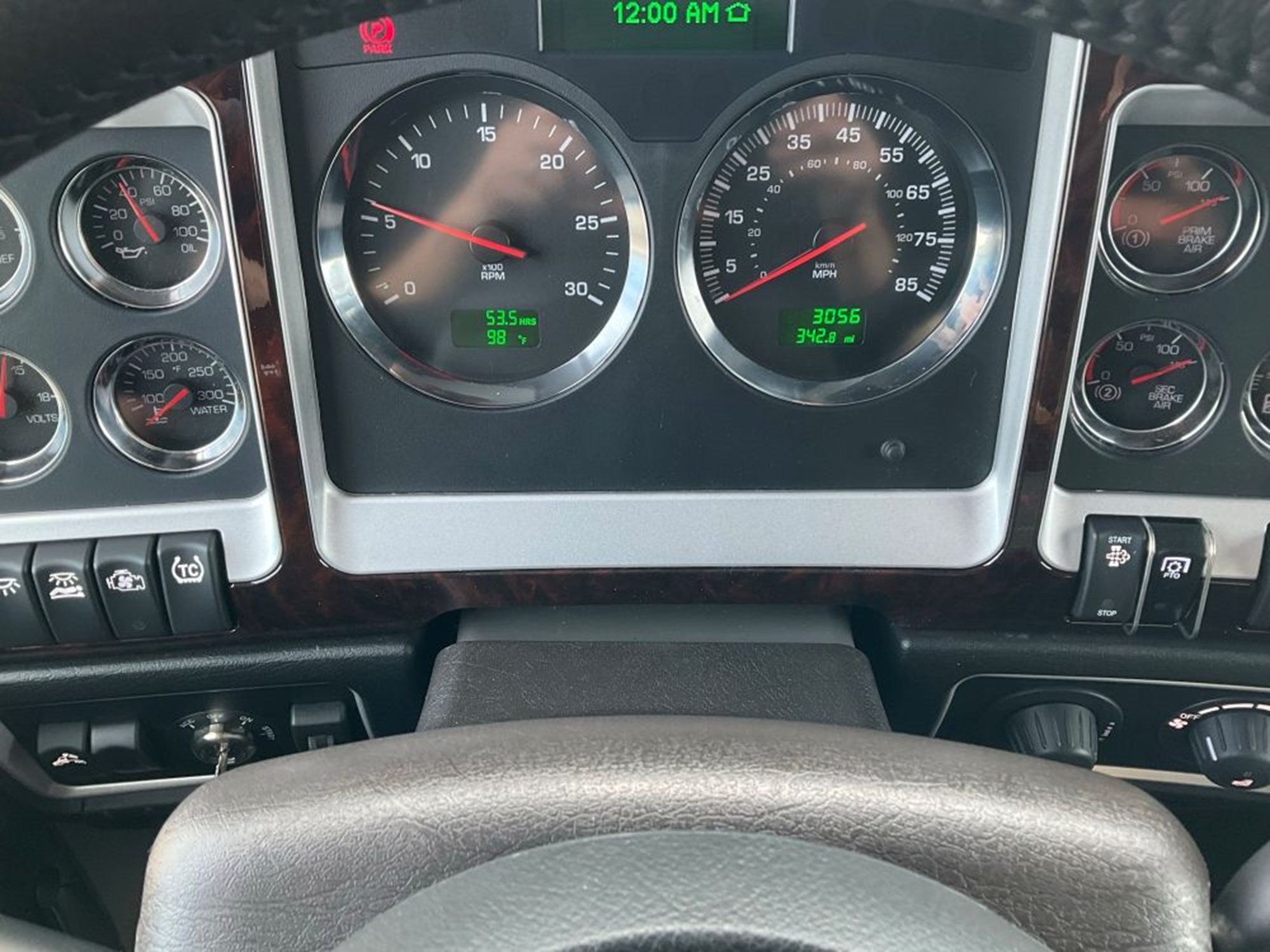 2027 Kenworth W900L VR255065-11 2027 Kenworth W900L VR255065-11