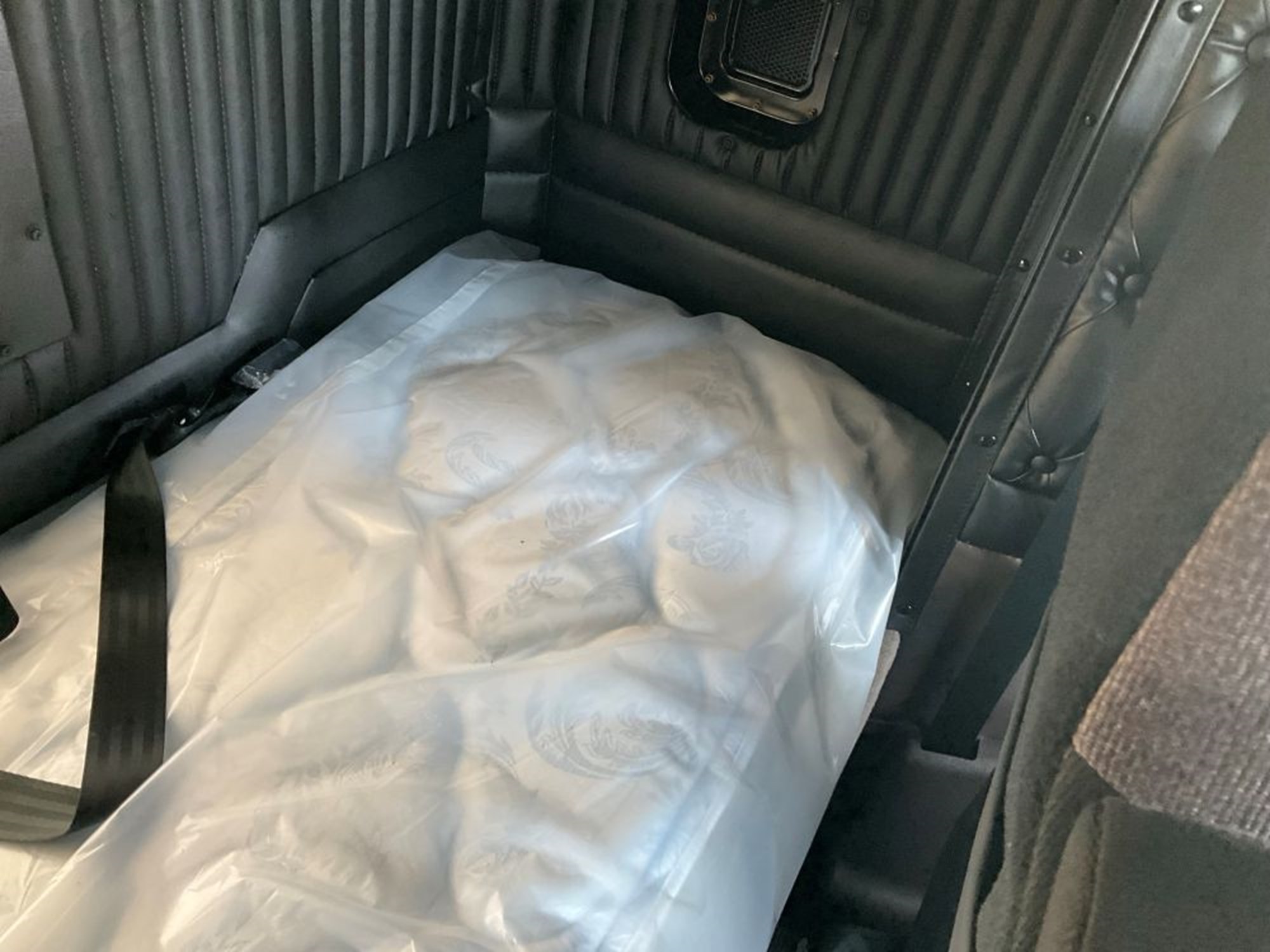 2027 Kenworth W900L VR255065-17 2027 Kenworth W900L VR255065-17