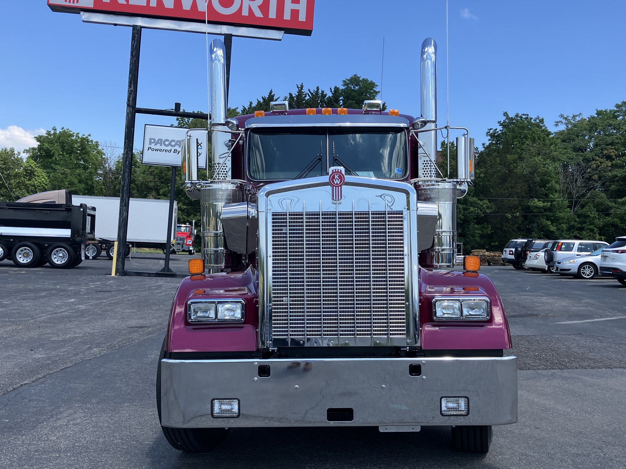 2027 Kenworth W900B - image 2 of 6