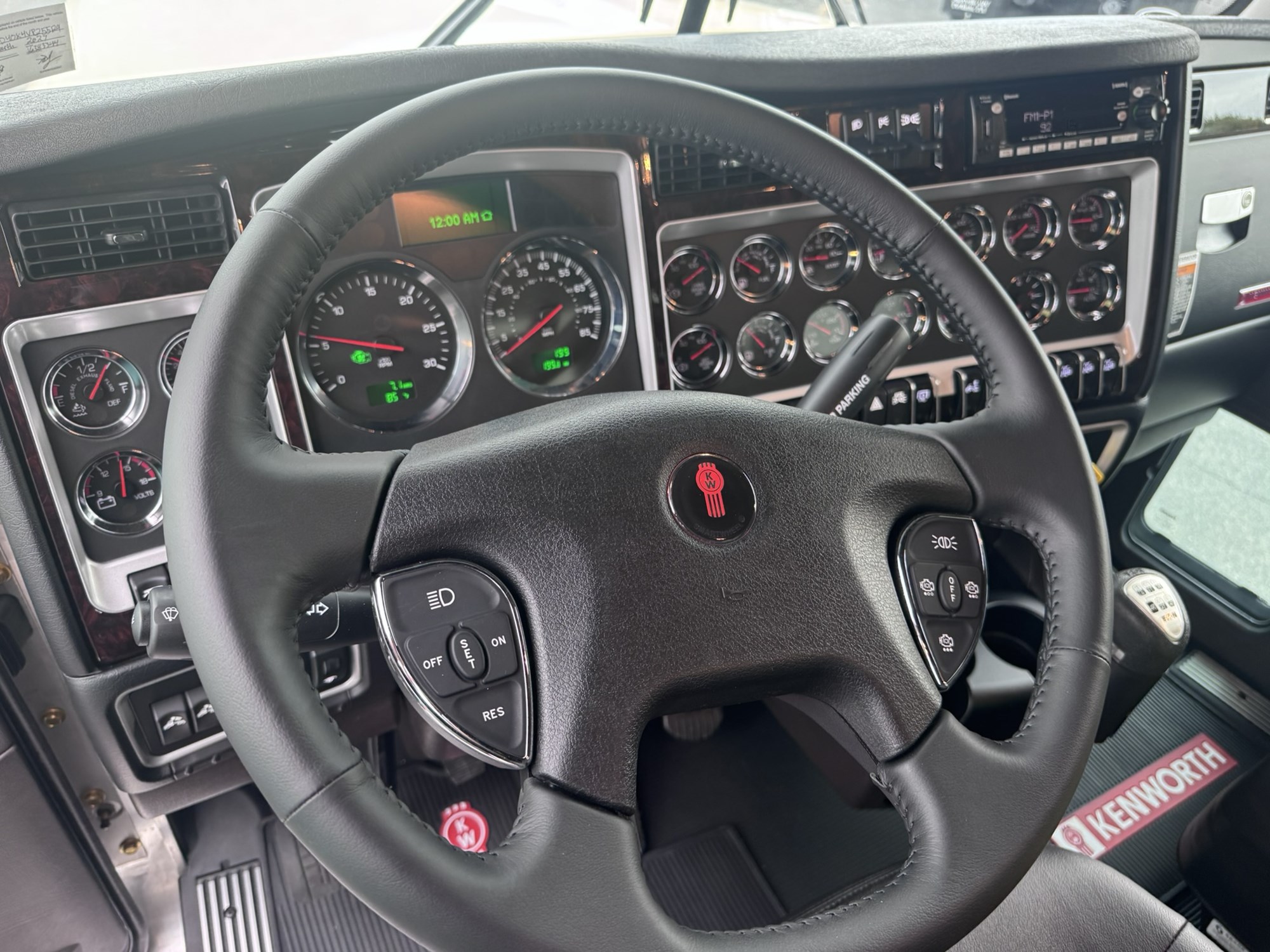 2027 Kenworth W900L VR255129-12 2027 Kenworth W900L VR255129-12
