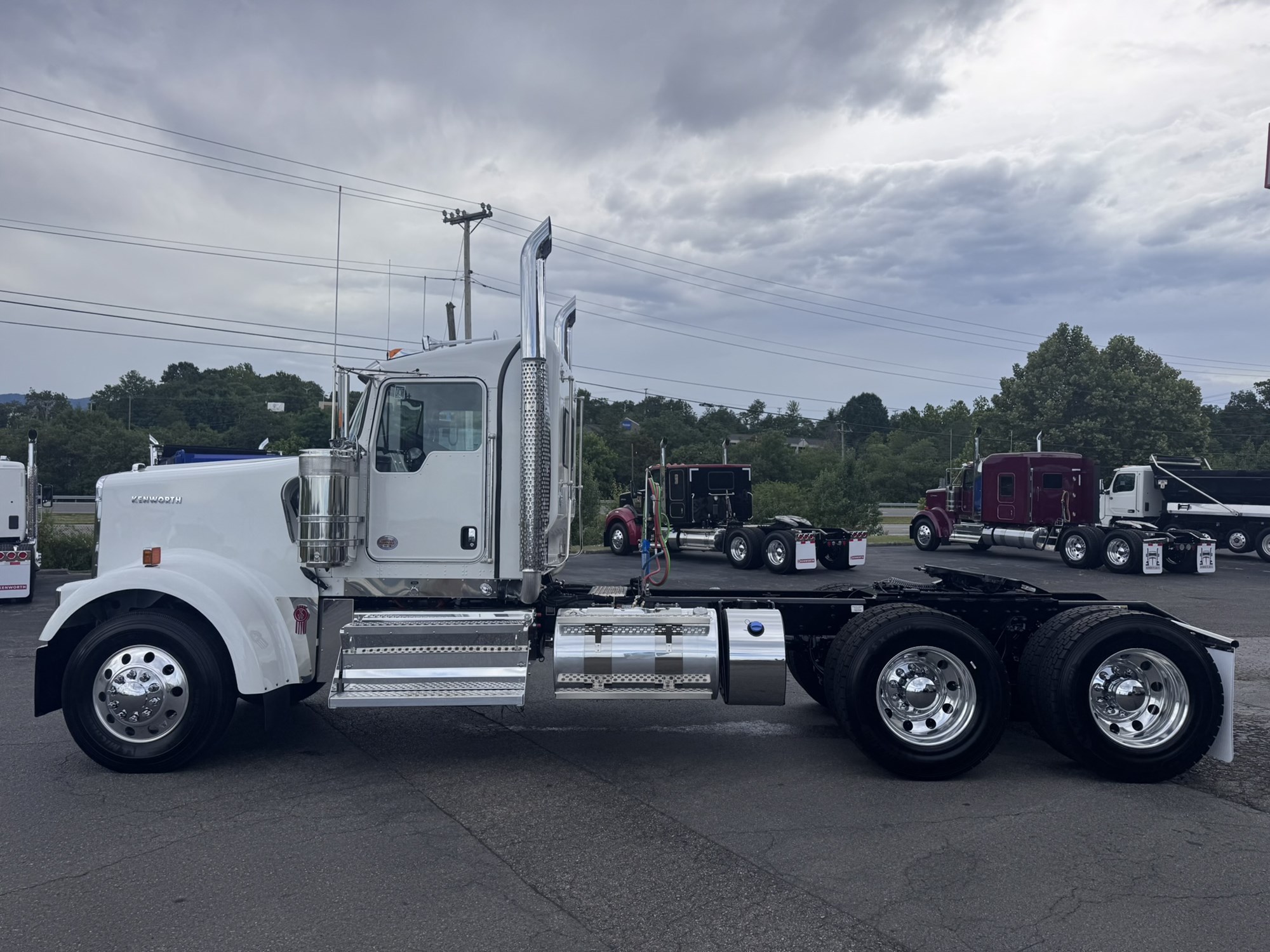 2027 Kenworth W900B 2027 Kenworth W900B - image 6 of 6