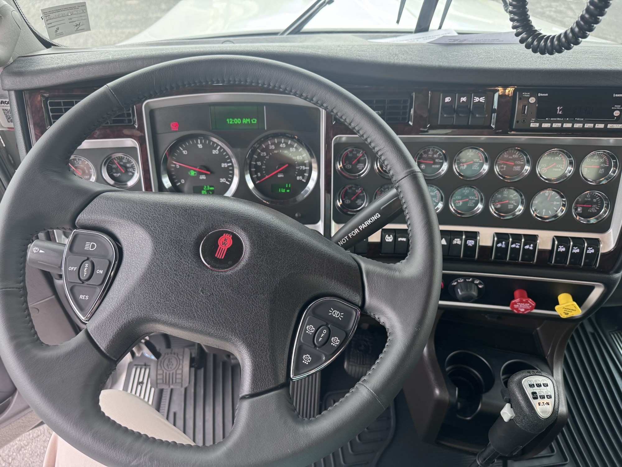 2027 Kenworth W900B VR255130-09 2027 Kenworth W900B VR255130-09