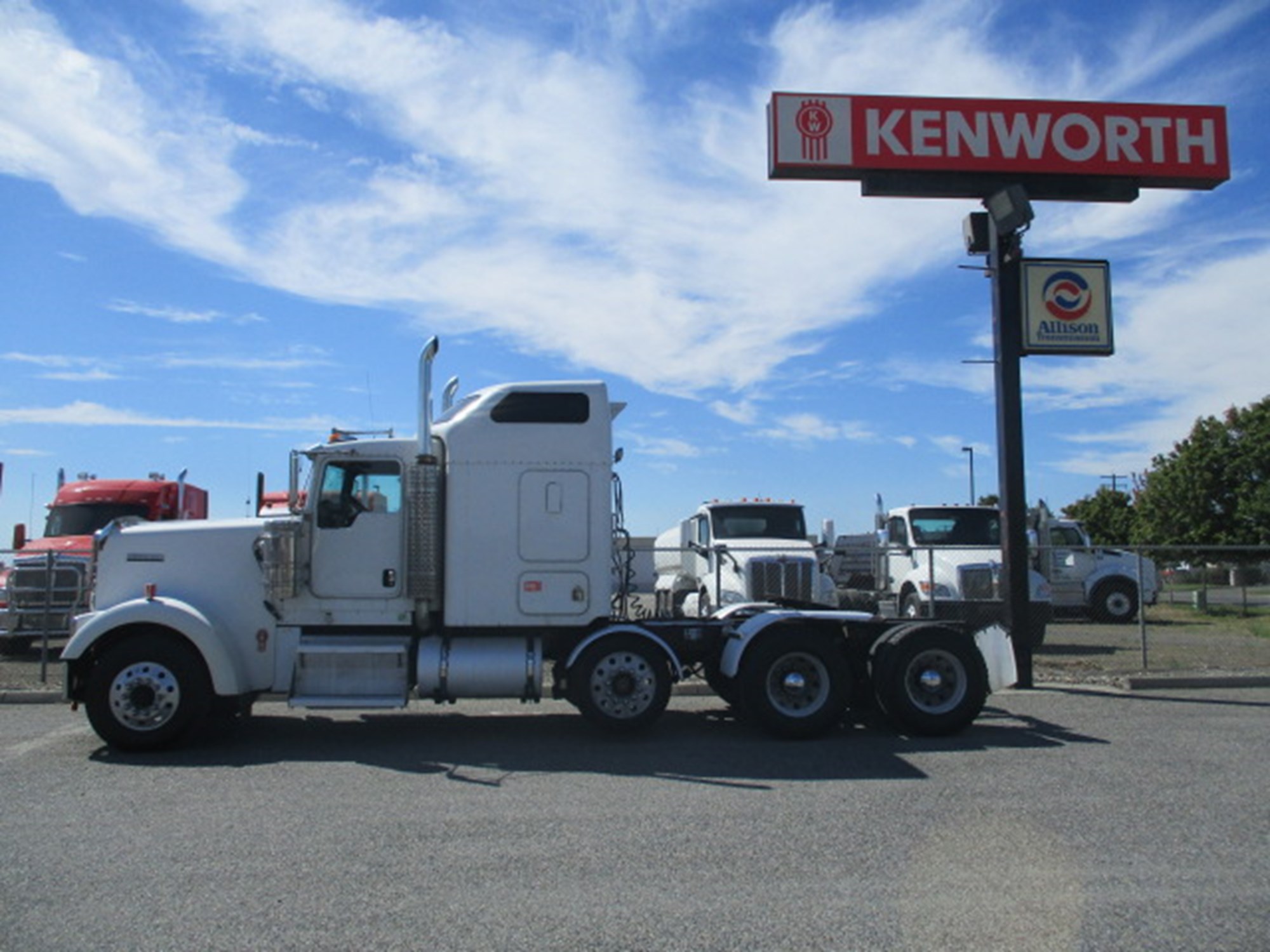 2006 Kenworth W900 2006 Kenworth W900 - image 3 of 6