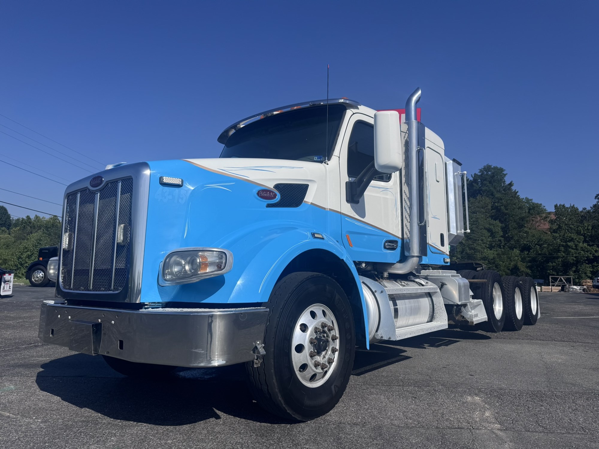2015 Peterbilt 567 2015 Peterbilt 567 - image 5 of 6