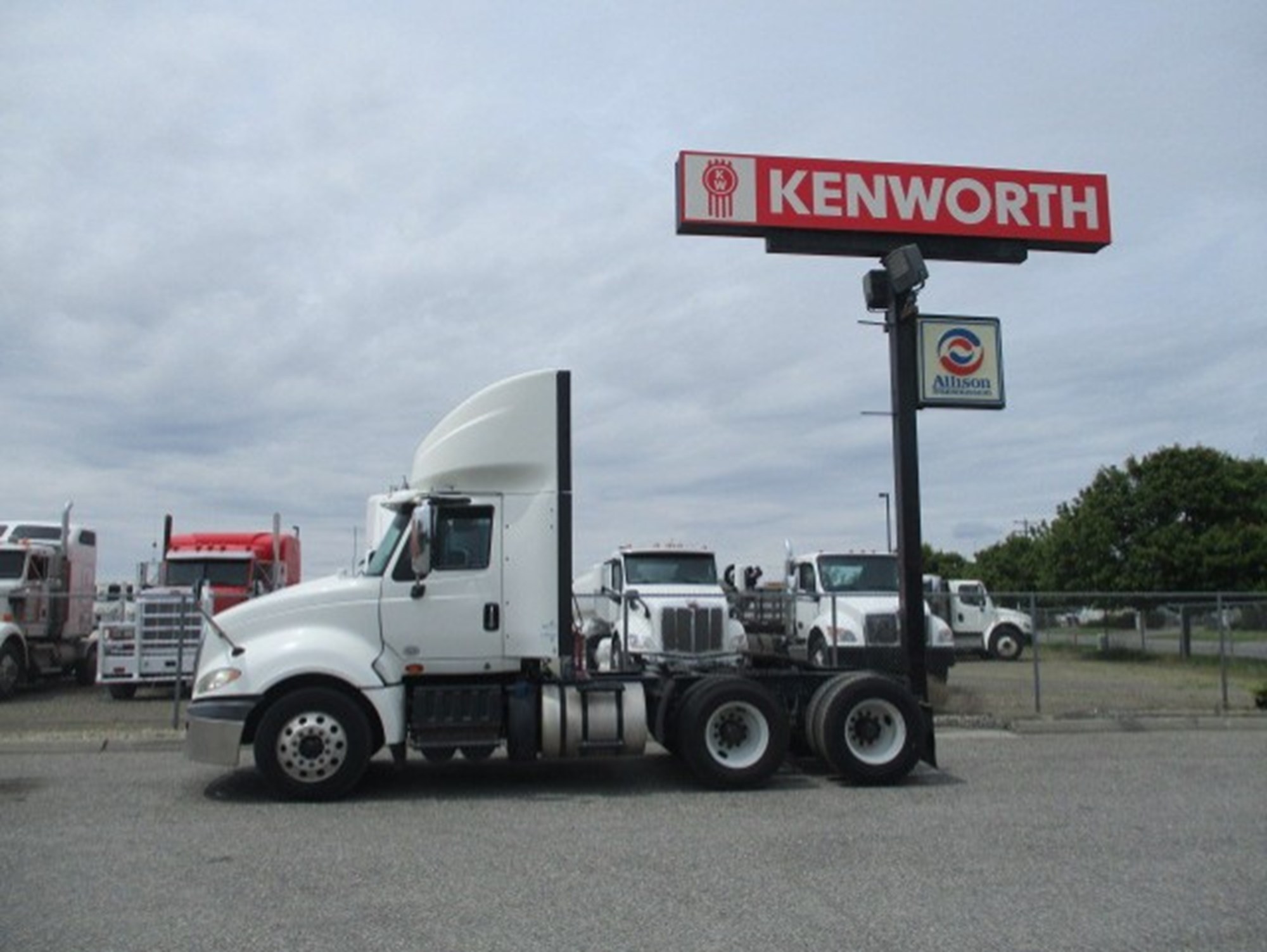 2015 International Prostar 2015 International Prostar - image 4 of 6