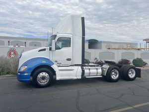 2015 Kenworth T680 FJ435367C-01