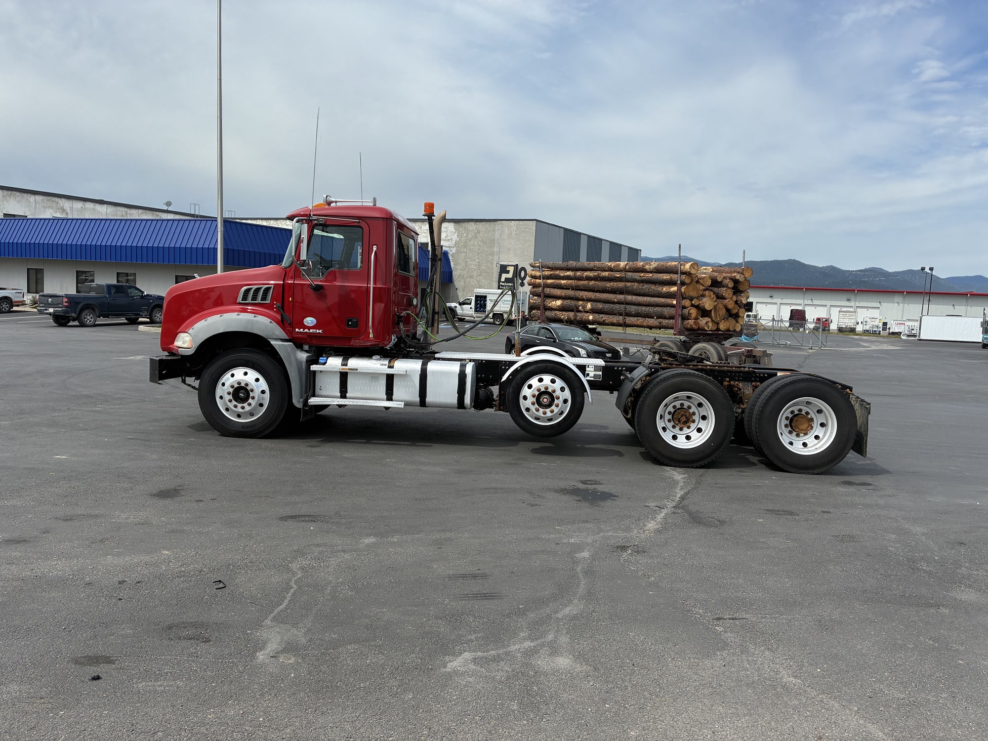 2015 Mack Granite - image 6 of 6