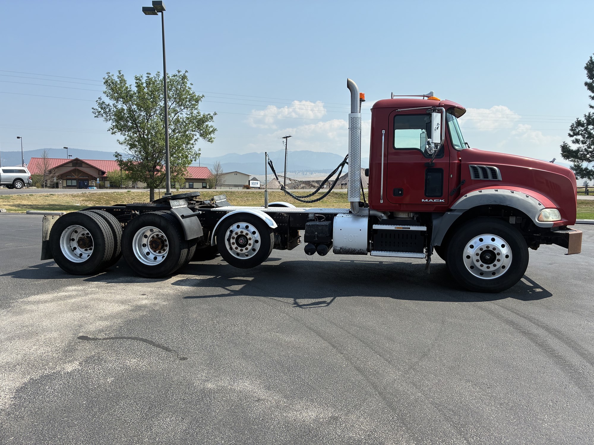 2016 Mack Granite 2016 Mack Granite - image 4 of 6