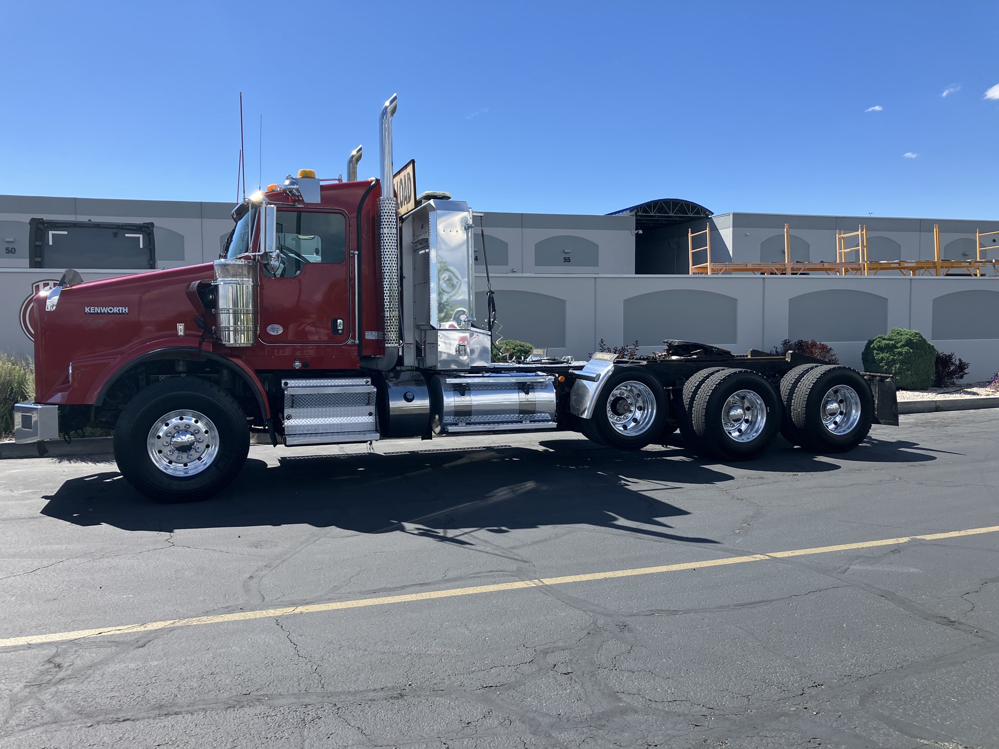 2017 Kenworth T800 - image 1 of 6