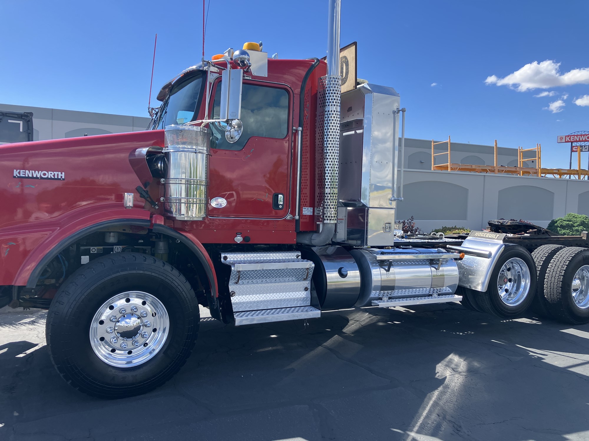 2017 Kenworth T800 - image 4 of 6