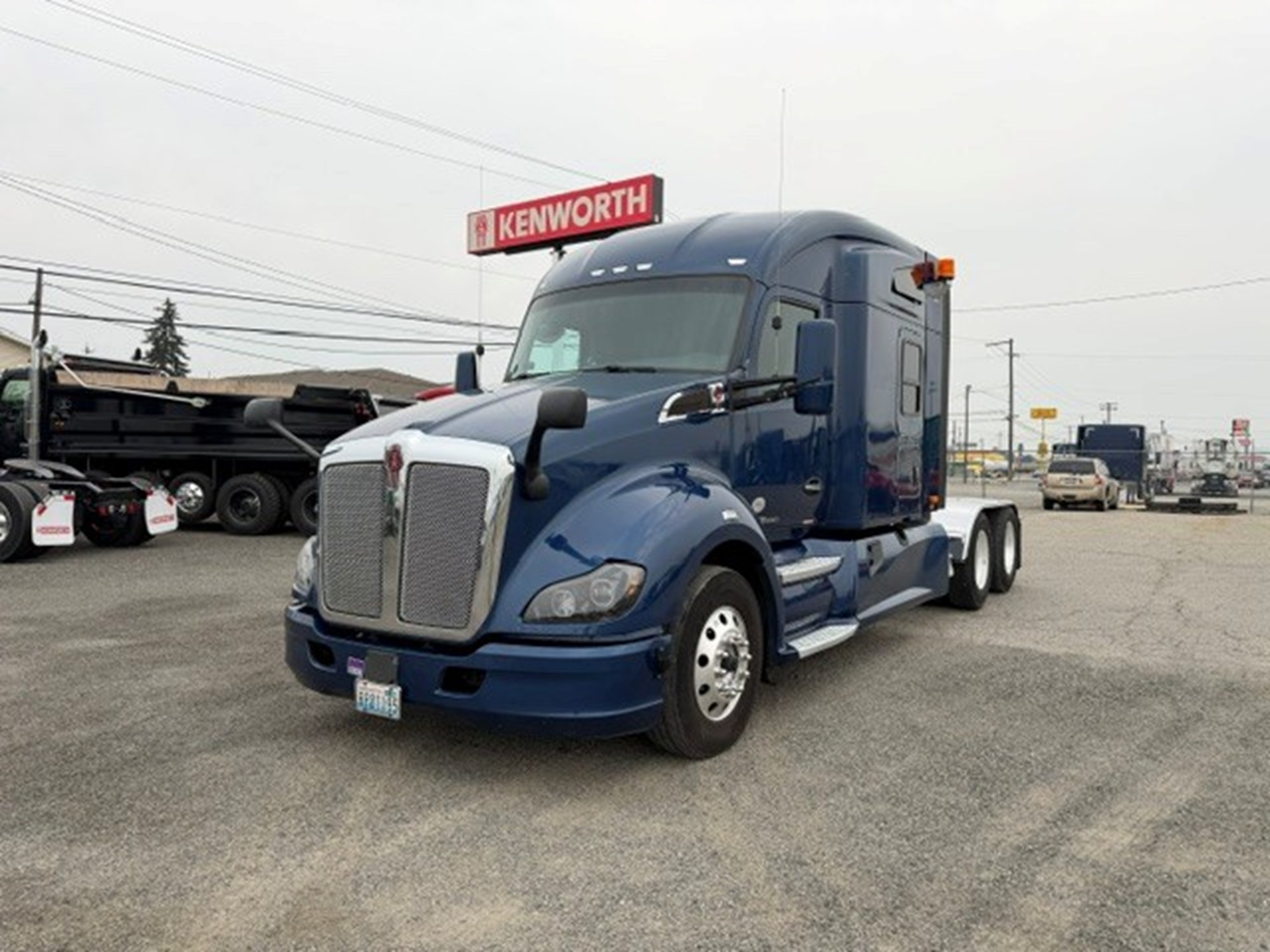 2020 Kenworth T680 2020 Kenworth T680 - image 1 of 6