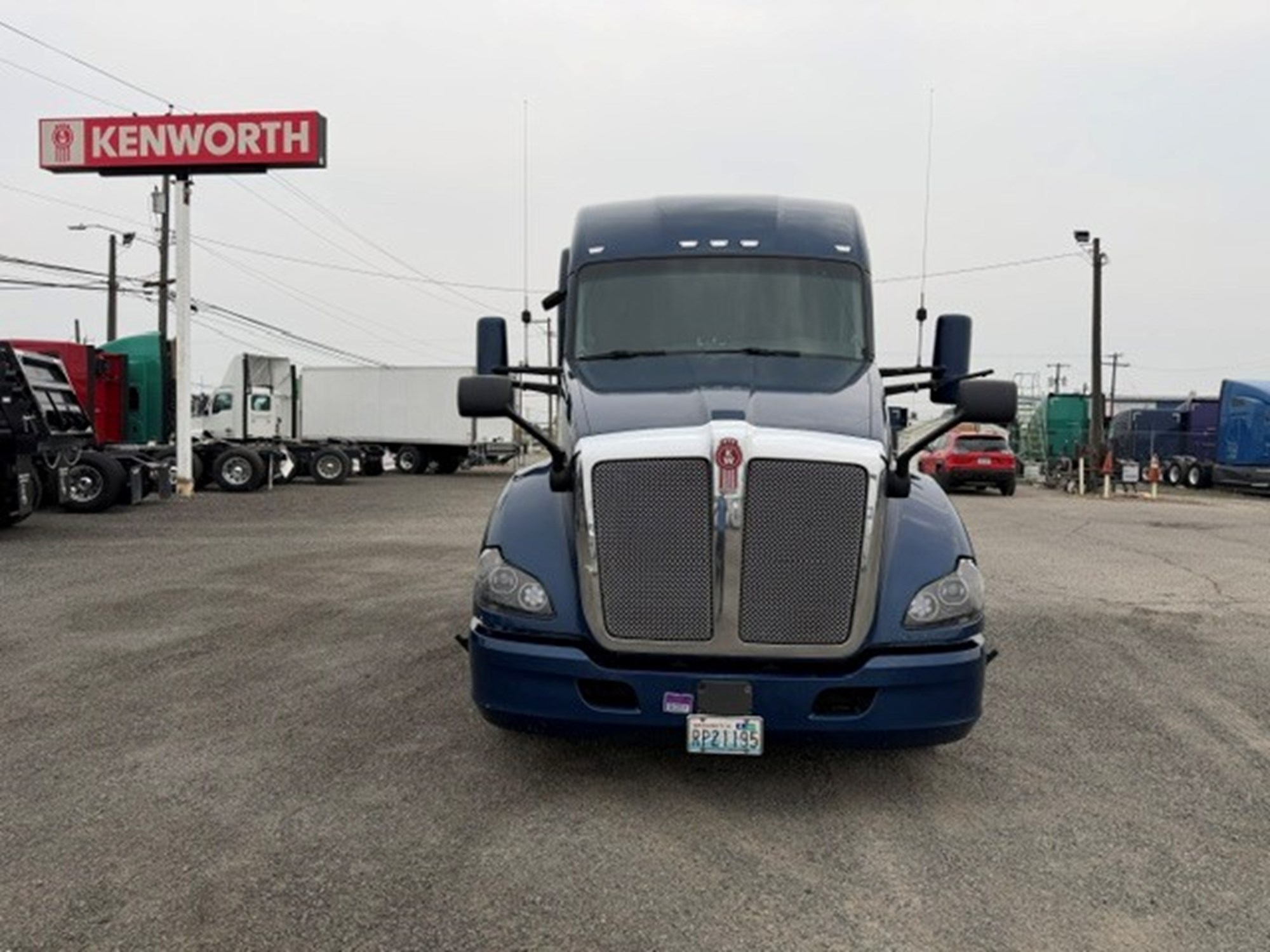 2020 Kenworth T680 2020 Kenworth T680 - image 2 of 6