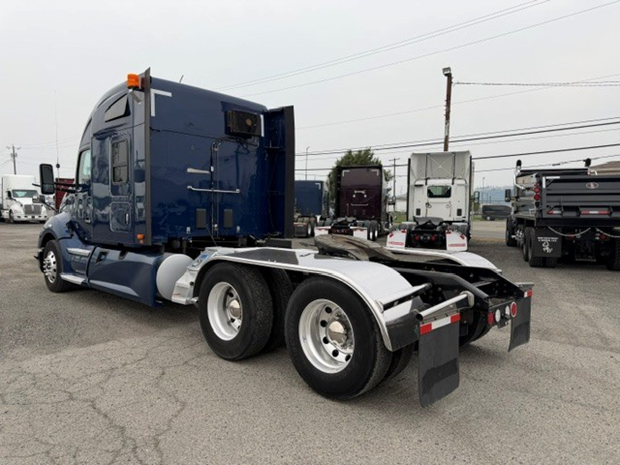 2020 Kenworth T680 2020 Kenworth T680 - image 4 of 6