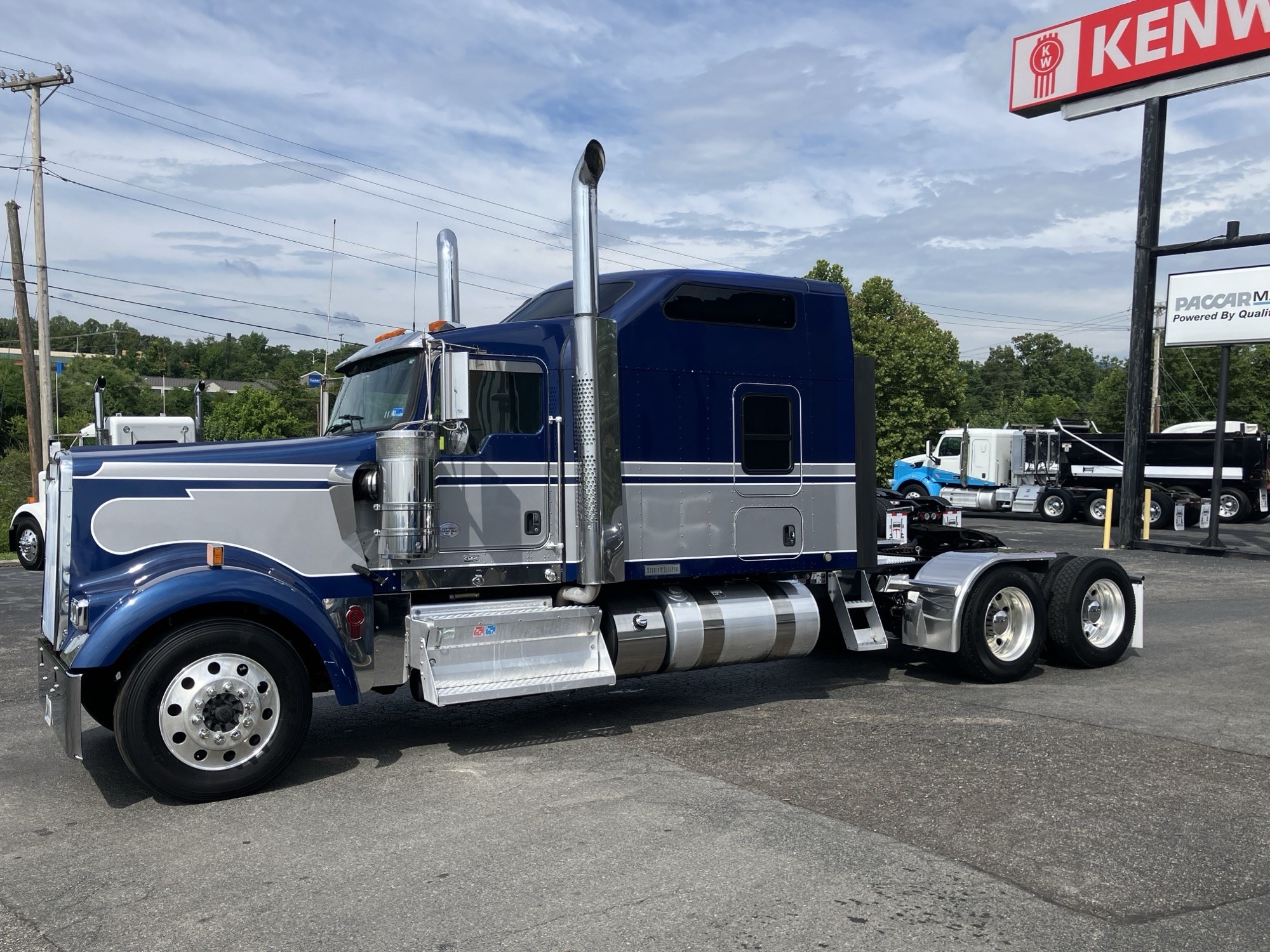 2019 Kenworth W900B 2019 Kenworth W900B - image 1 of 6