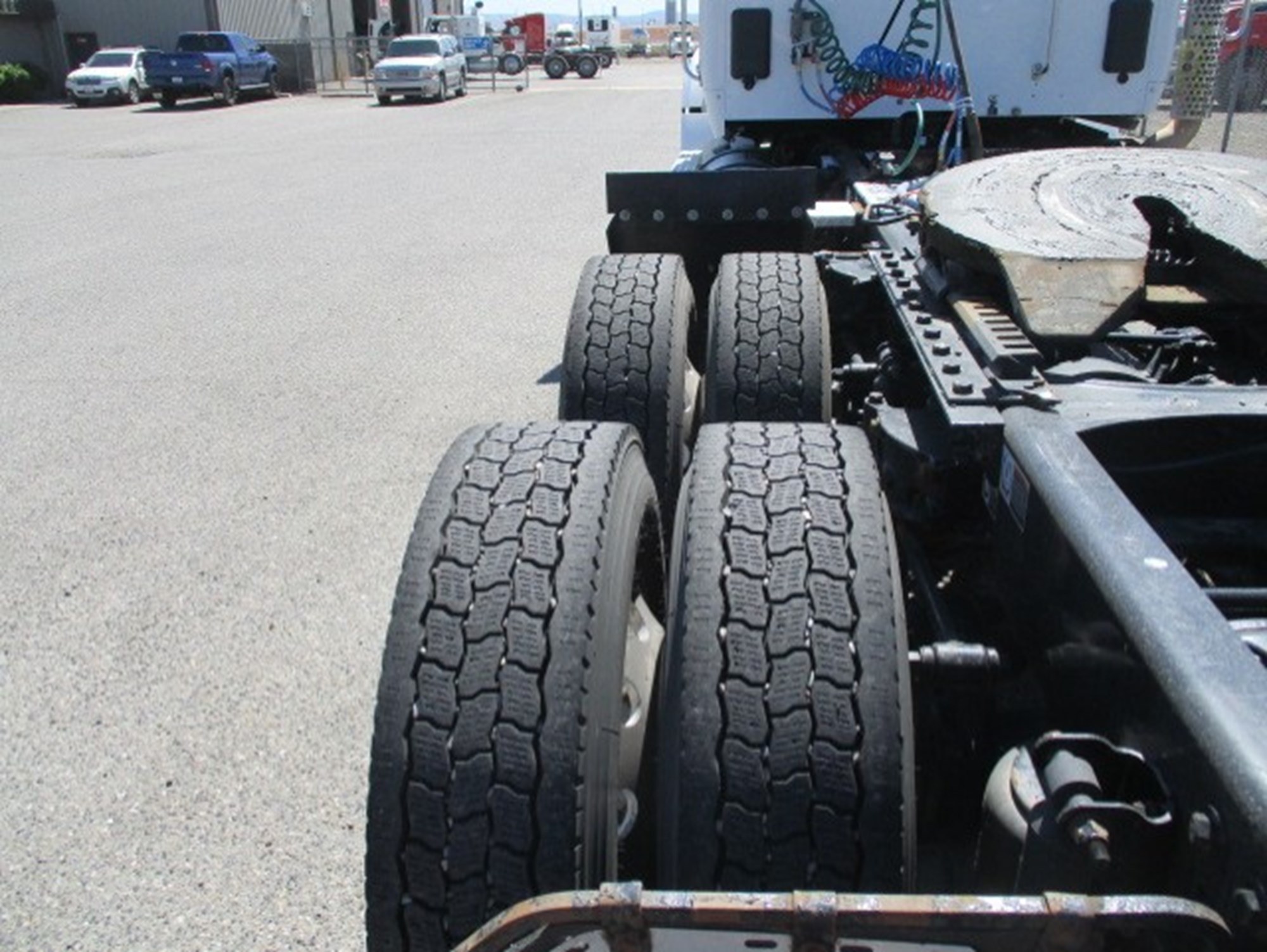 2020 Kenworth T880 - image 5 of 6