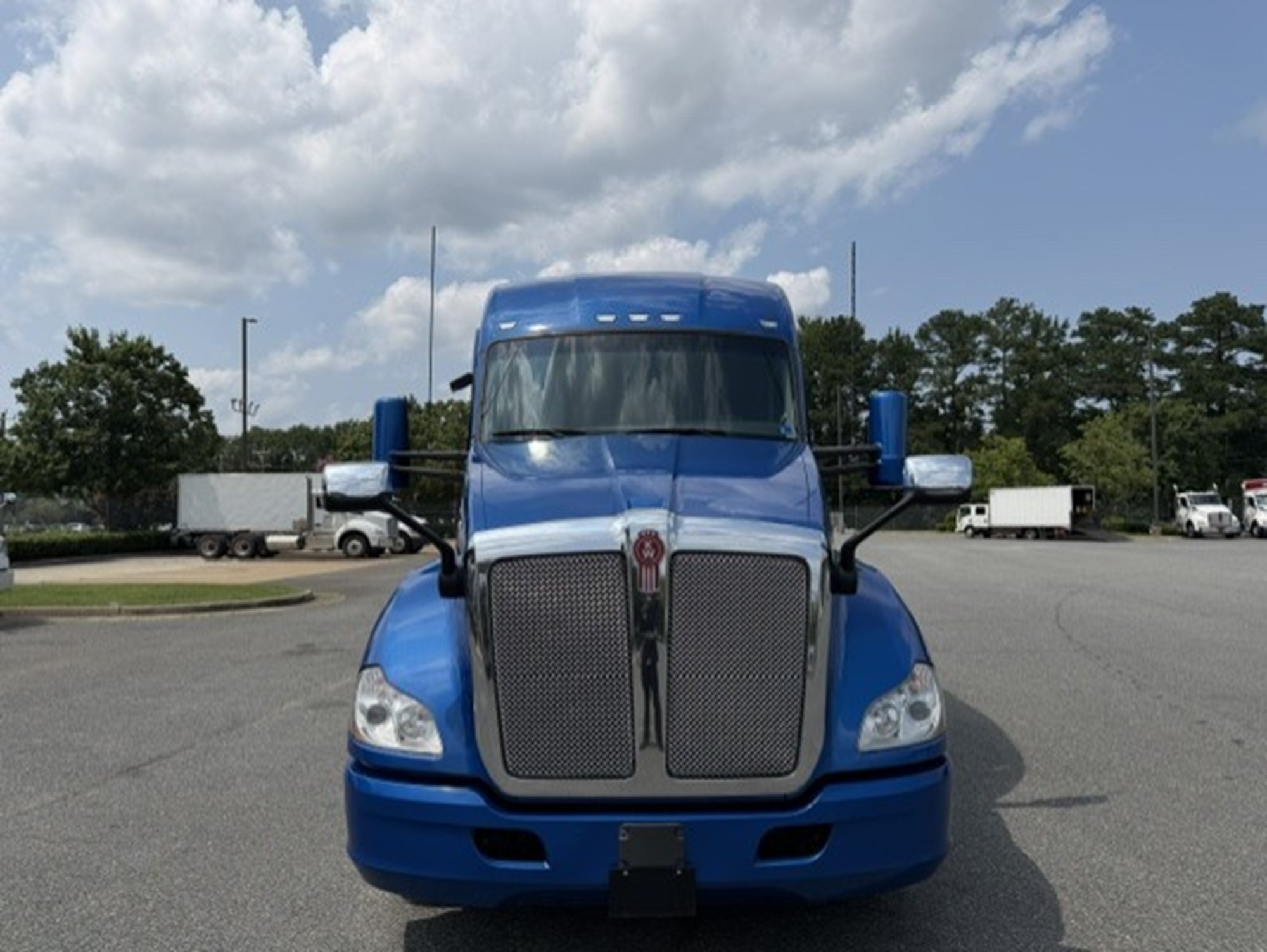 2021 Kenworth T680 2021 Kenworth T680 - image 3 of 6