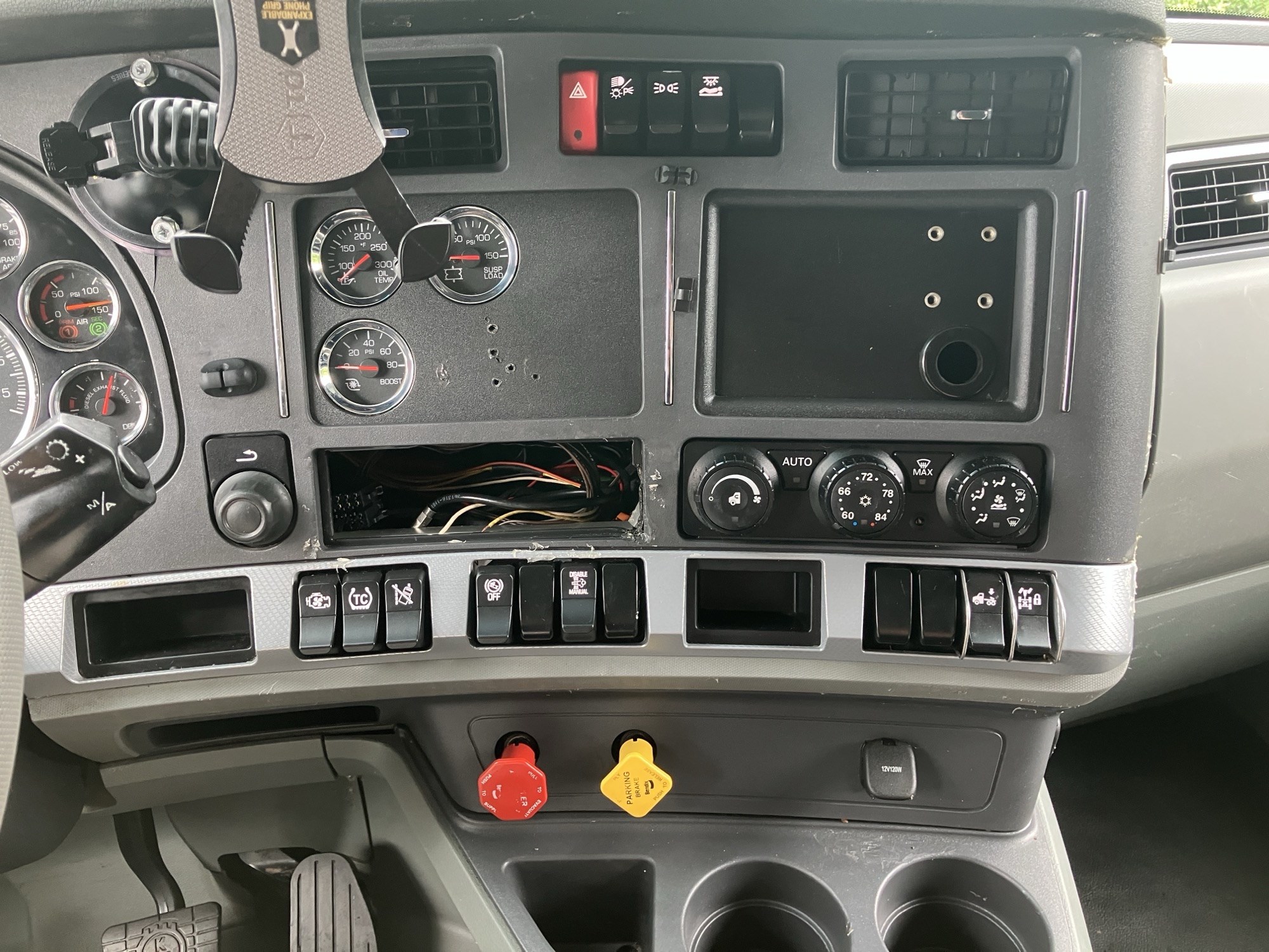2021 Kenworth T680 - image 5 of 6
