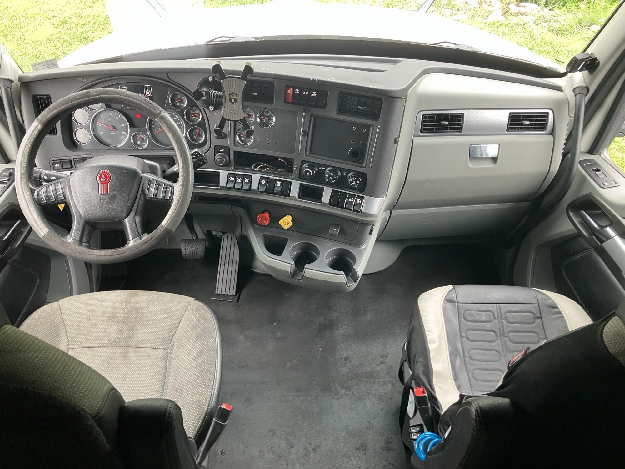 2021 Kenworth T680 - image 6 of 6